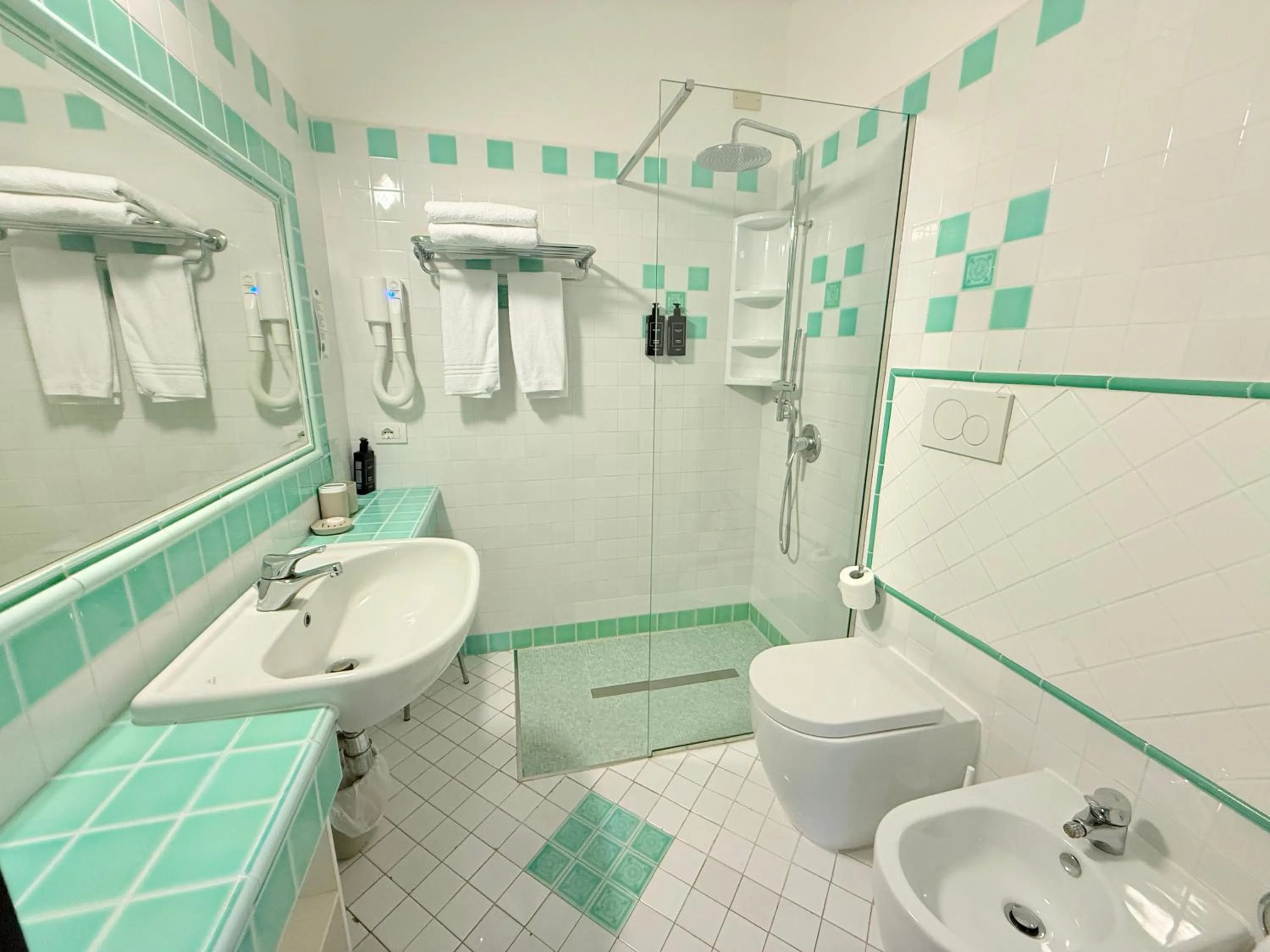 Bathroom in Hotel Punta Est