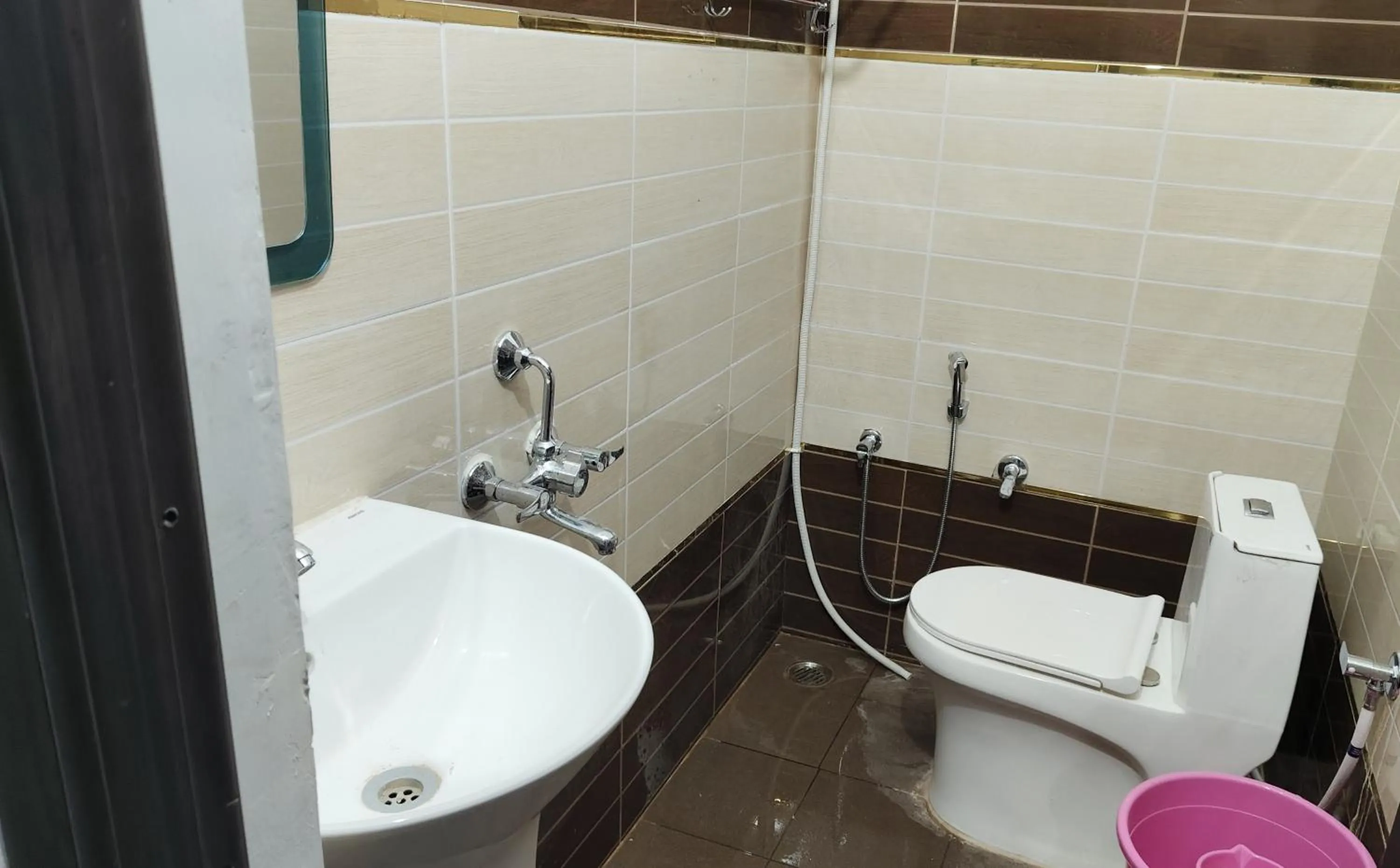 Bathroom in Hotel Sumangala Stay and Restaurant