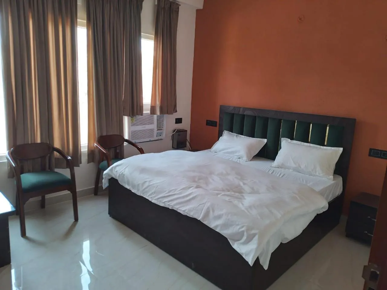 Photo of the whole room, Bed in Hotel Sumangala Stay and Restaurant