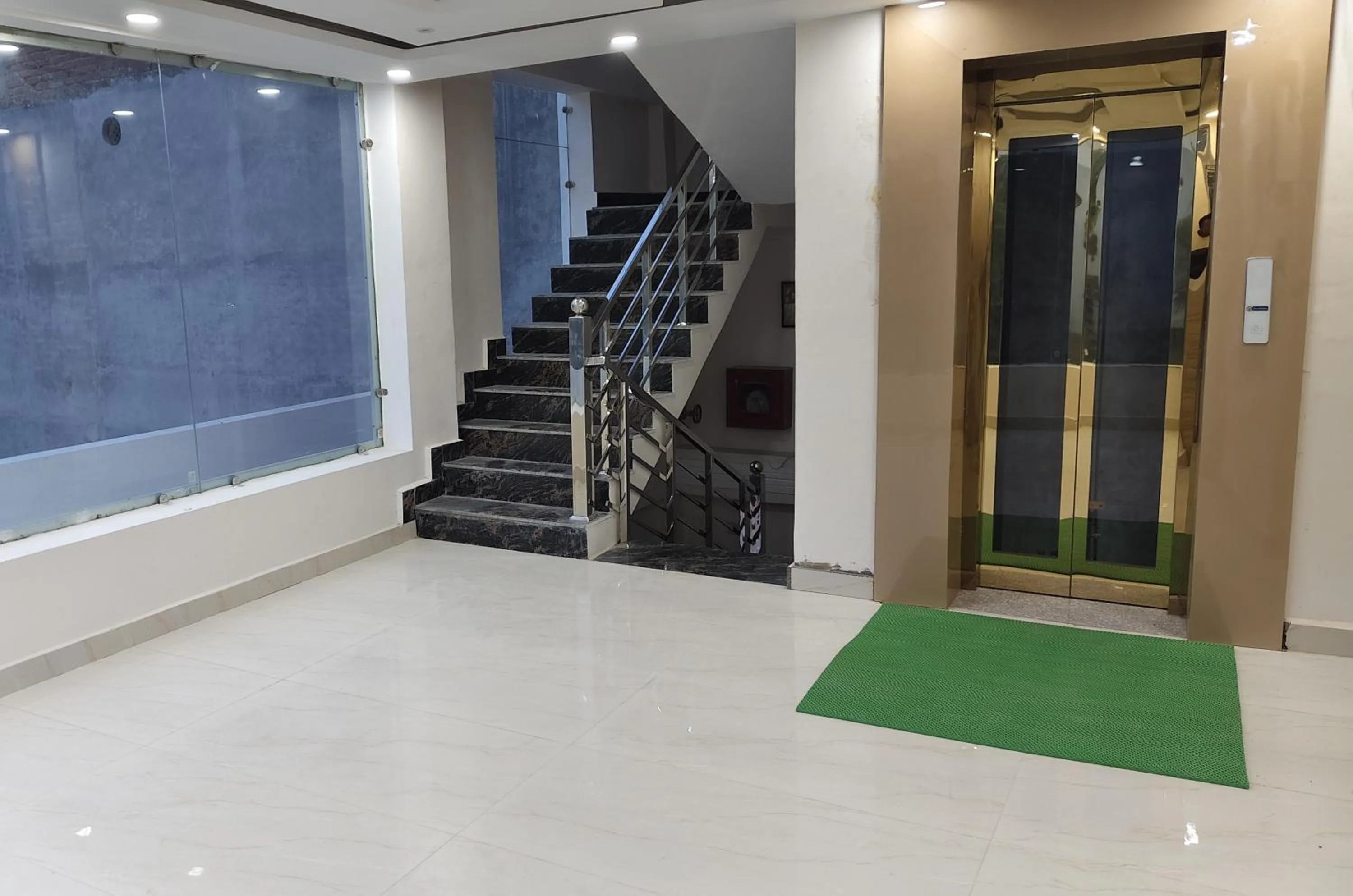 elevator in Hotel Sumangala Stay and Restaurant