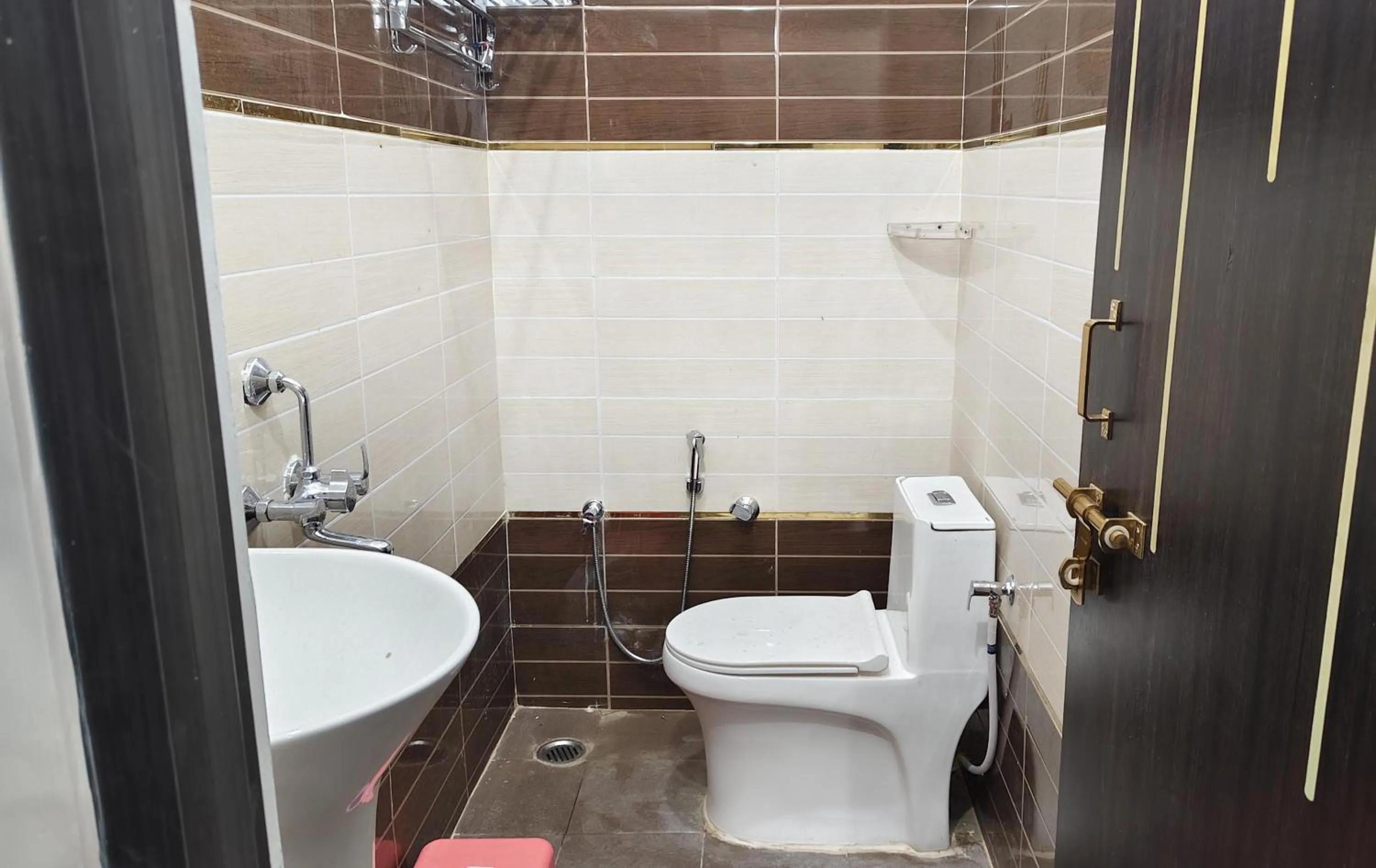 Bathroom in Hotel Sumangala Stay and Restaurant