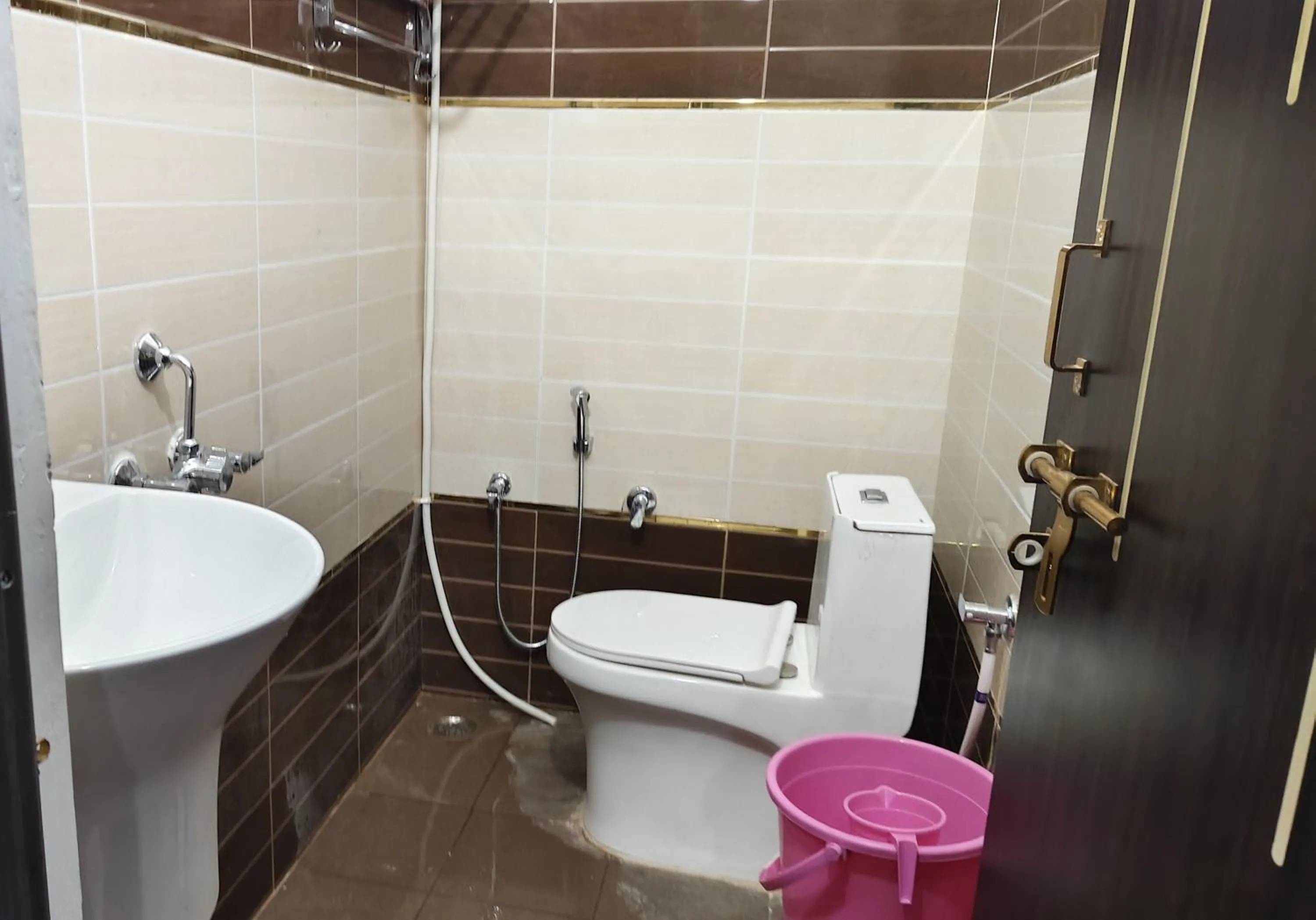 Bathroom in Hotel Sumangala Stay and Restaurant