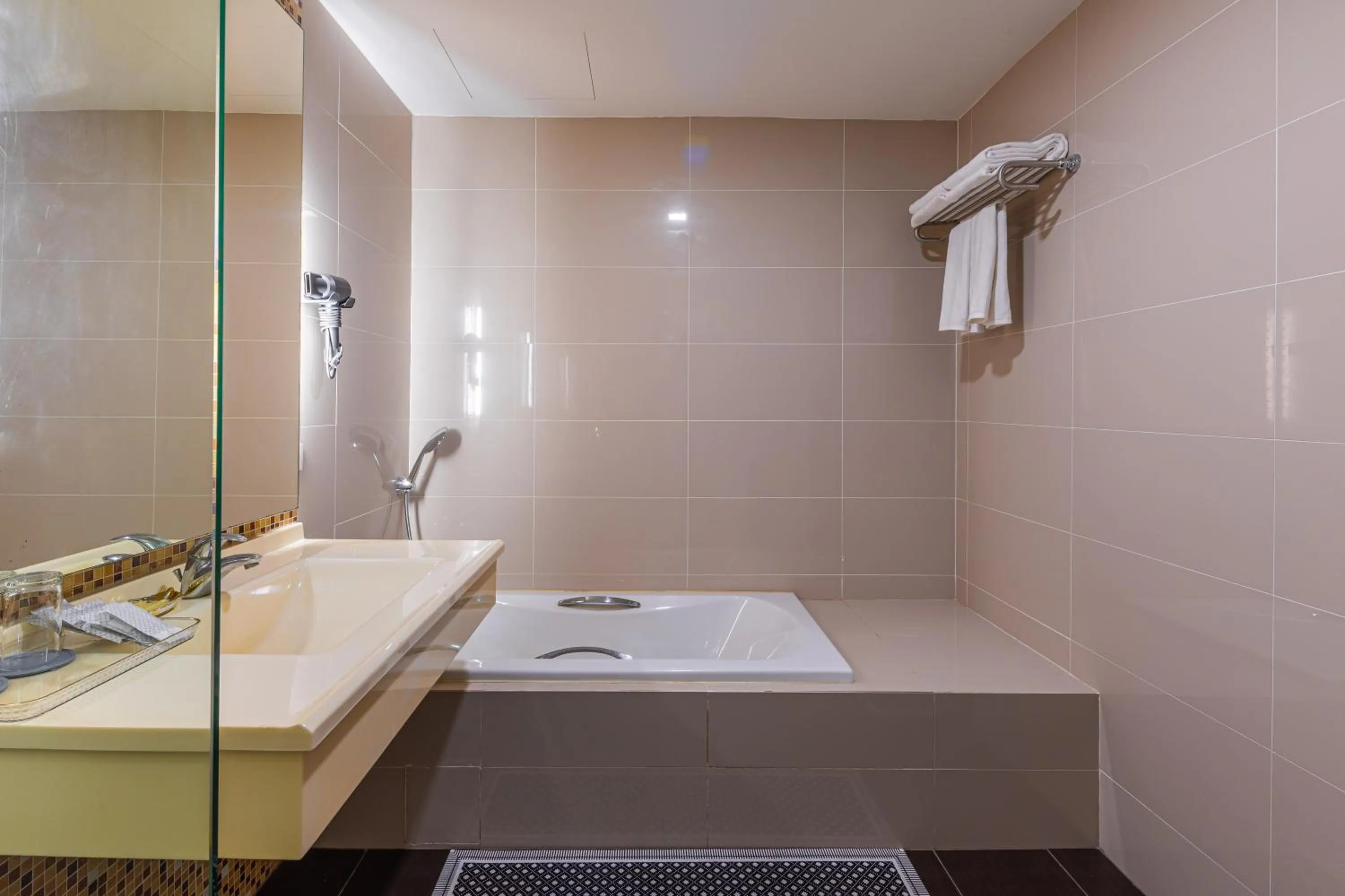 The Kris Resort Hotel