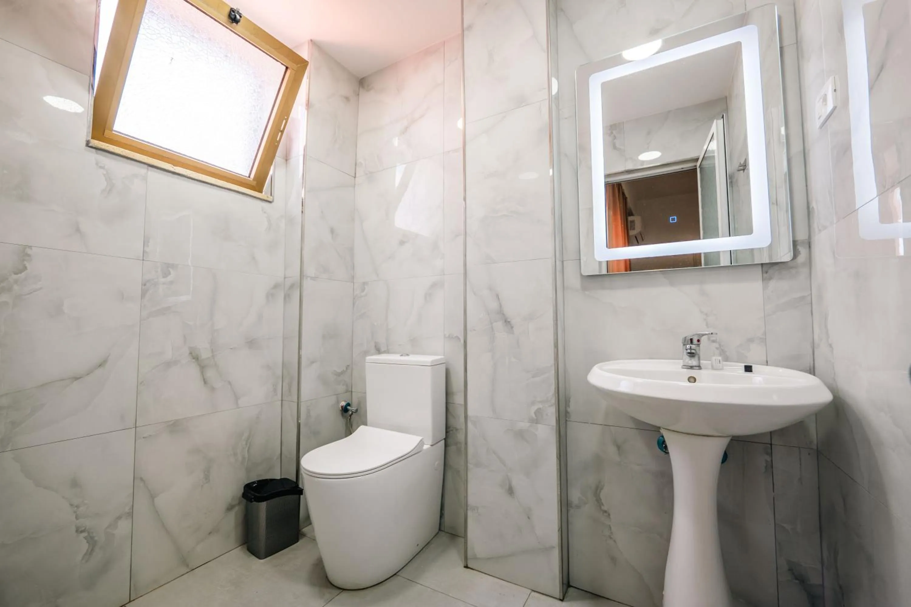 Shower in KURTI Hotel