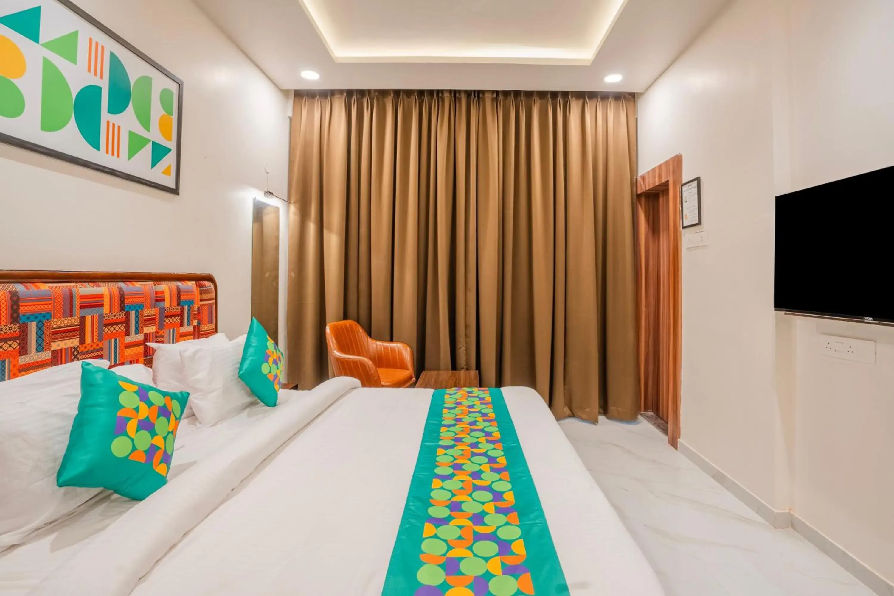 Bedroom, Bed in Treebo Parashar Max Bedroom, Bed in Treebo Parashar Max