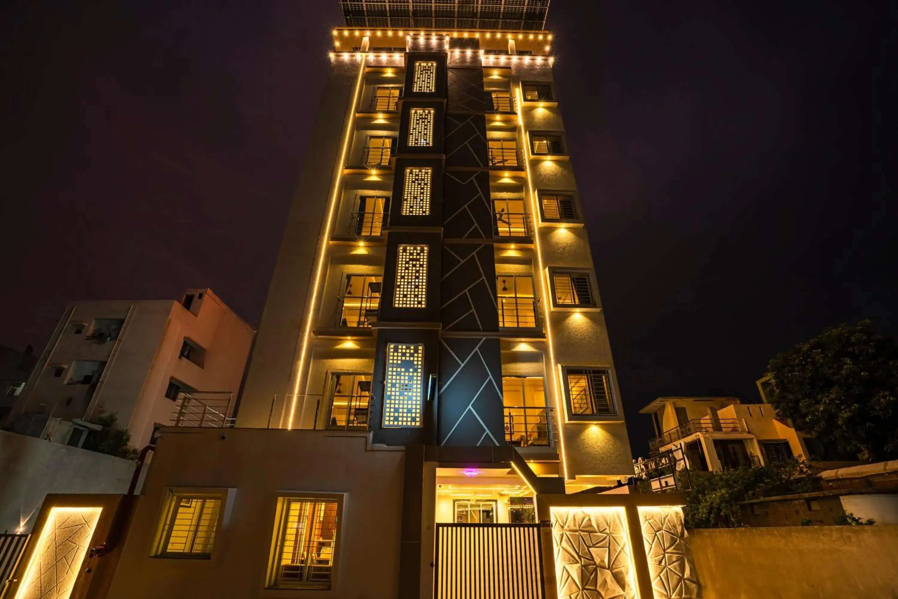 Property building in Treebo Parashar Max Property building in Treebo Parashar Max