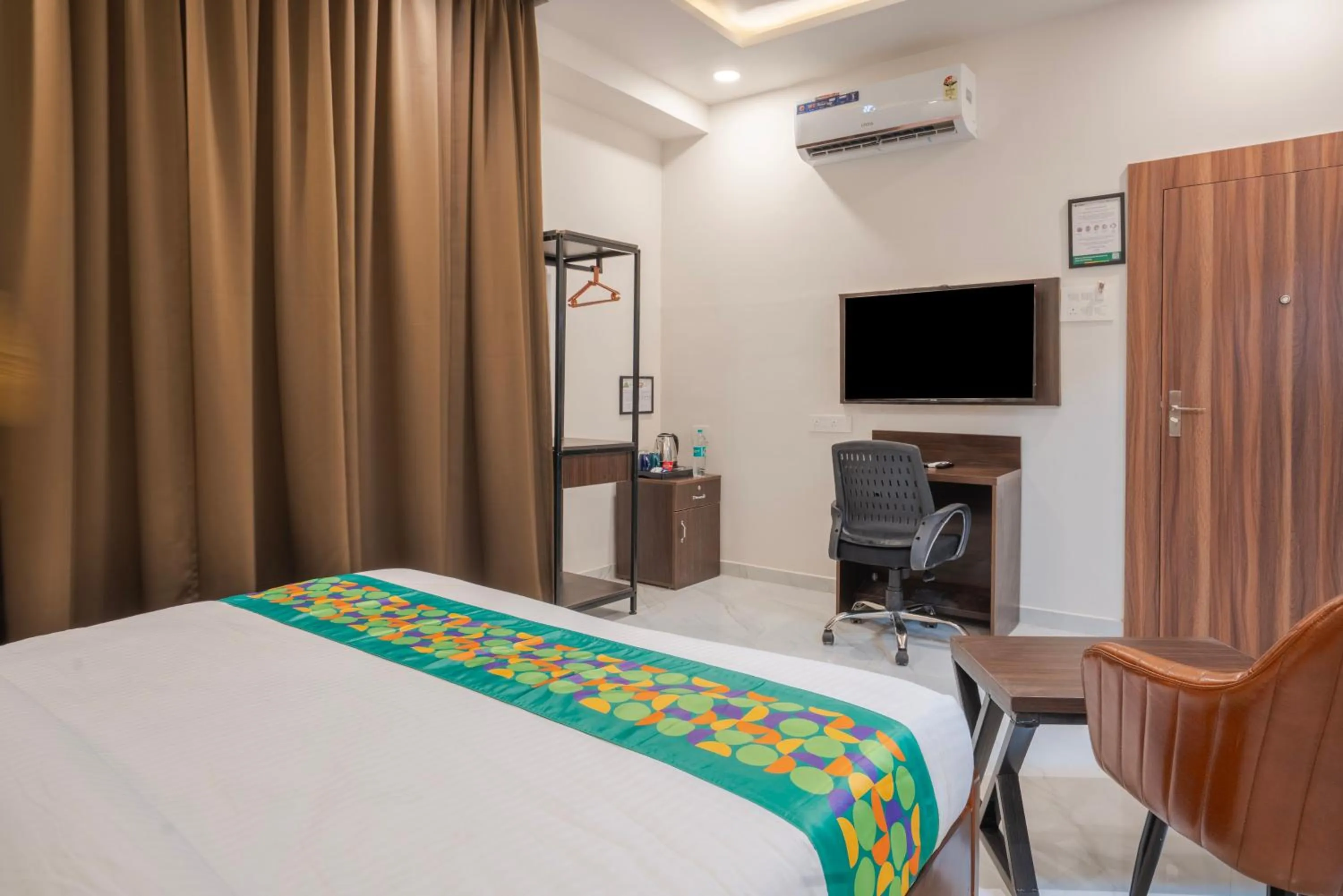 Bedroom, Bed in Treebo Parashar Max