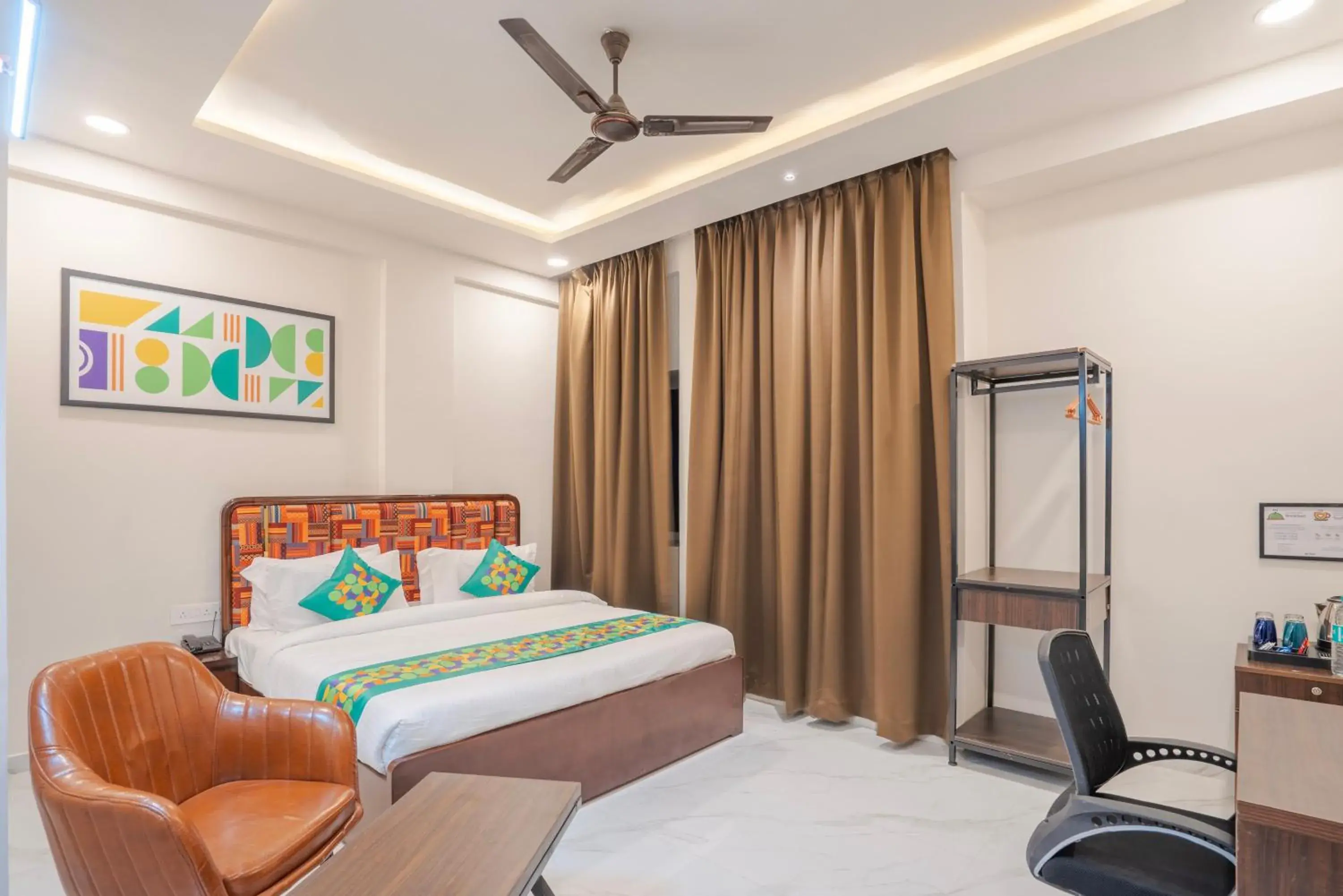 Bedroom, Bed in Treebo Parashar Max Bedroom, Bed in Treebo Parashar Max