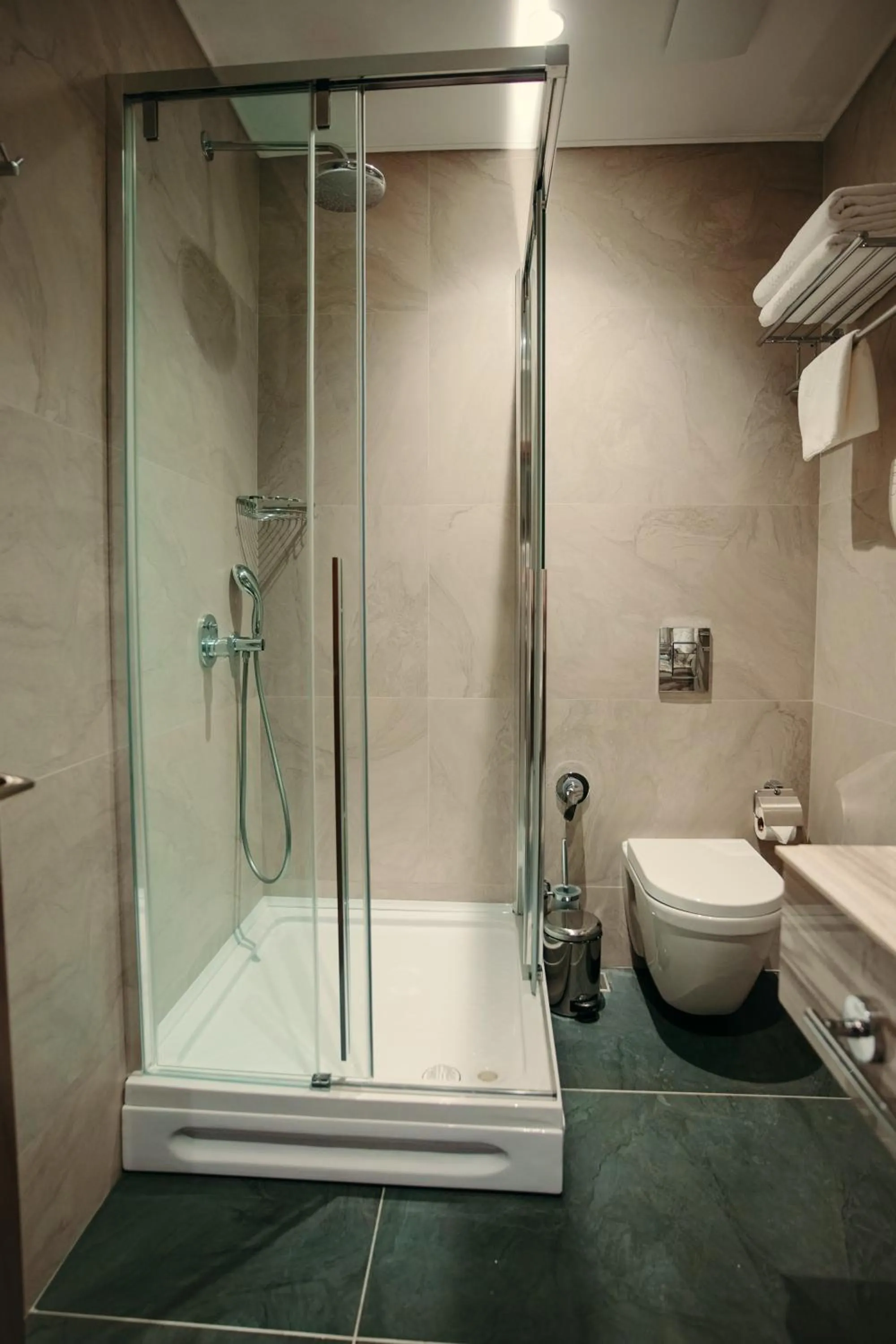 Shower in Hill Chalet Hotel Gabala
