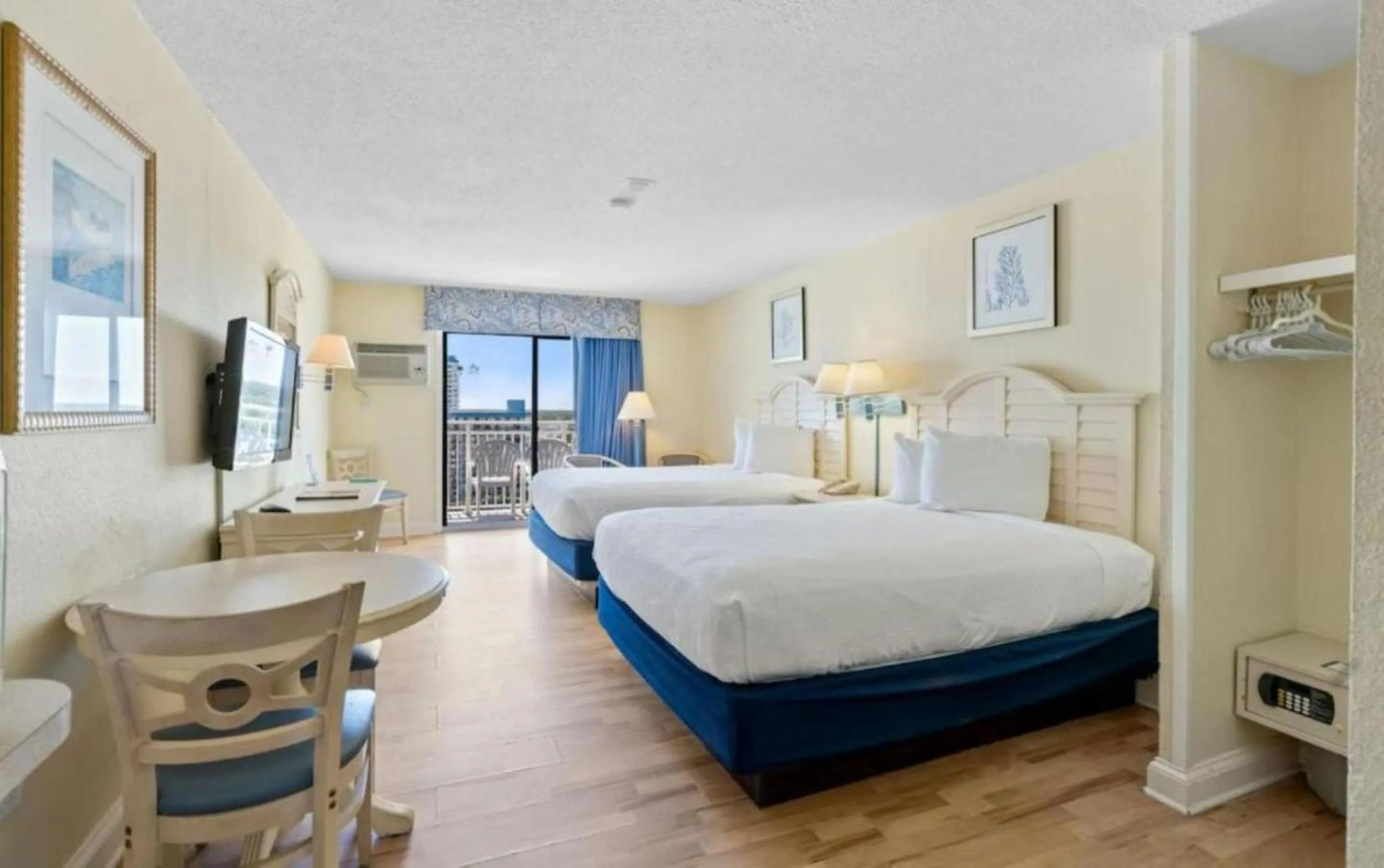 Bedroom in Capital O Sunset Waves