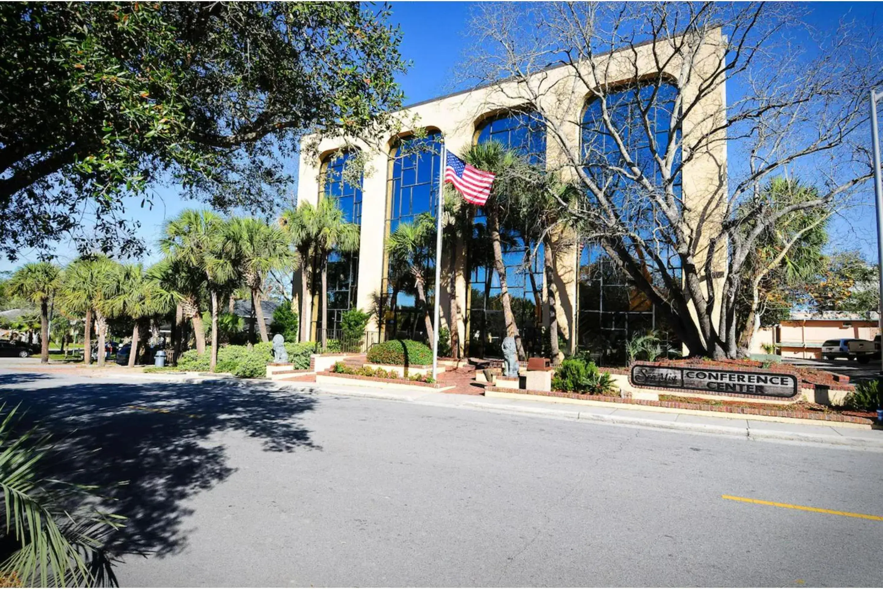 Facade/entrance in Capital O Sunset Waves Facade/entrance in Capital O Sunset Waves