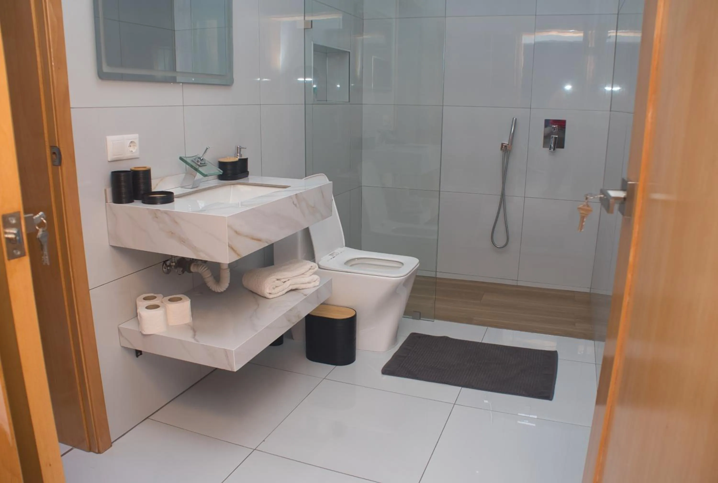 Bathroom in The View Hotel CV