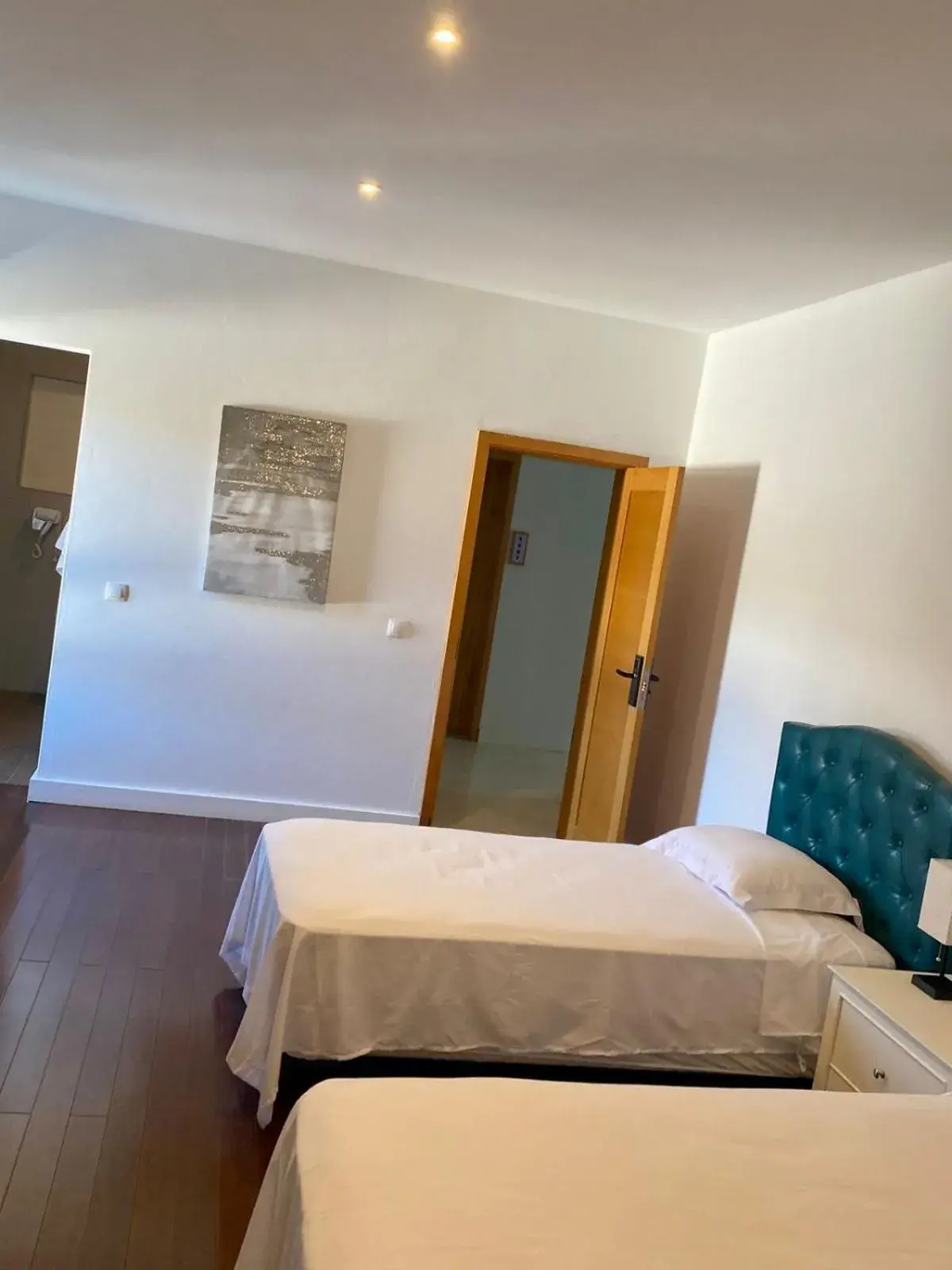 Economy Double Room in The View Hotel CV Economy Double Room in The View Hotel CV