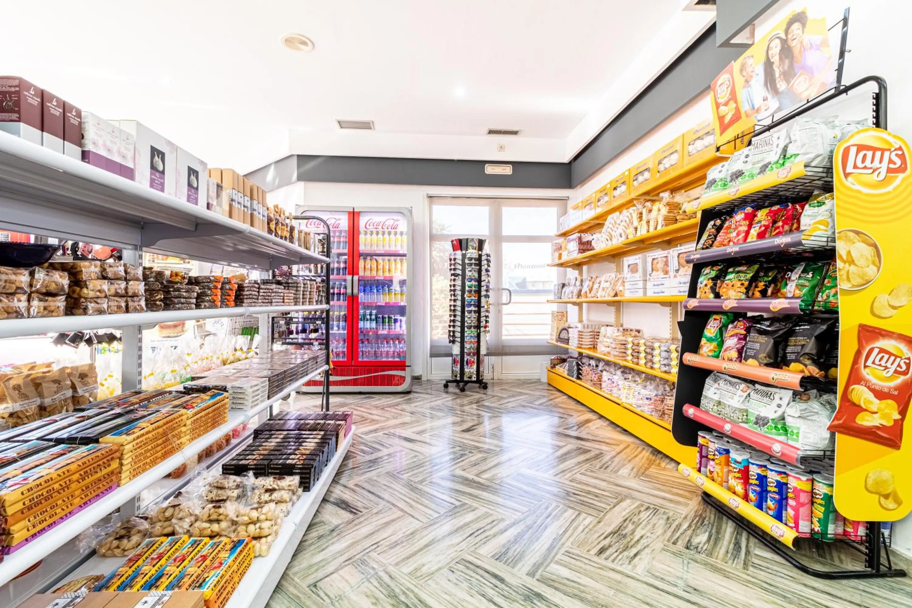 On-site shops in Hotel Abades Manzanil