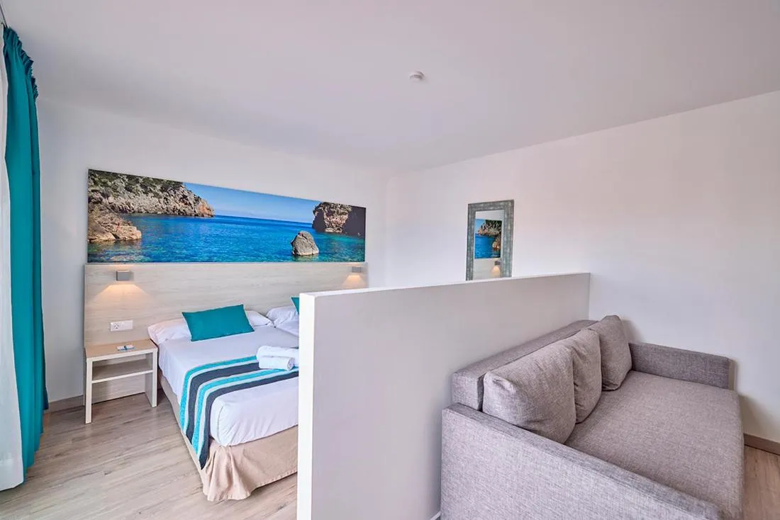 Living room, Bed in Welikehotel Fenix