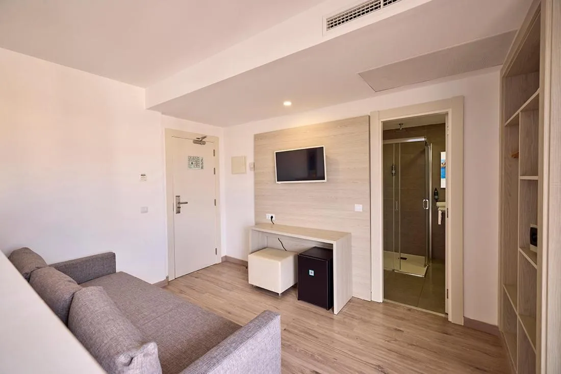 TV and multimedia in Welikehotel Fenix