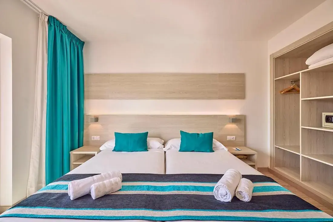 Comfort Twin Room with Balcony in Welikehotel Fenix Comfort Twin Room with Balcony in Welikehotel Fenix