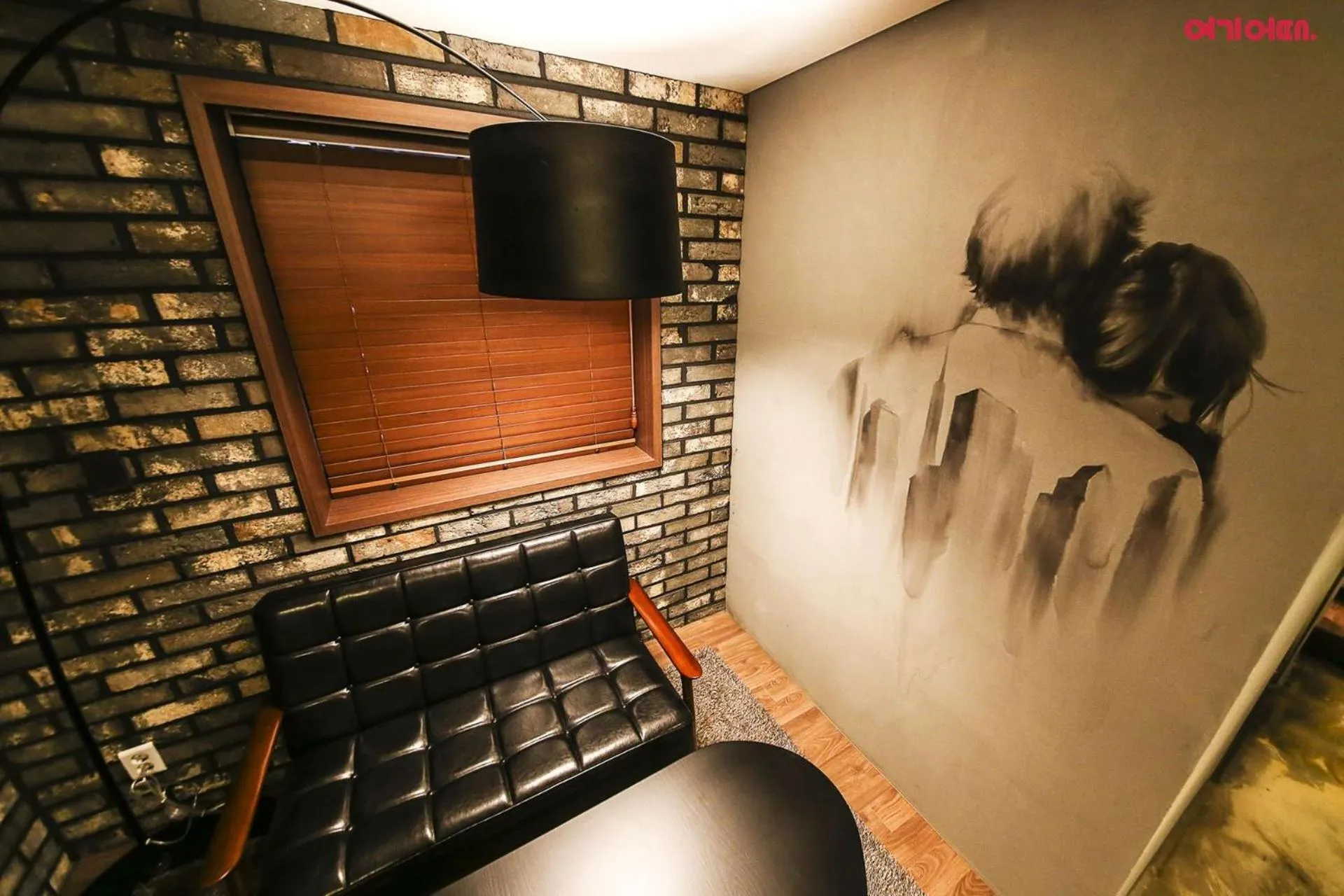 Living room in Yeongdeungpo Station New York Hotel