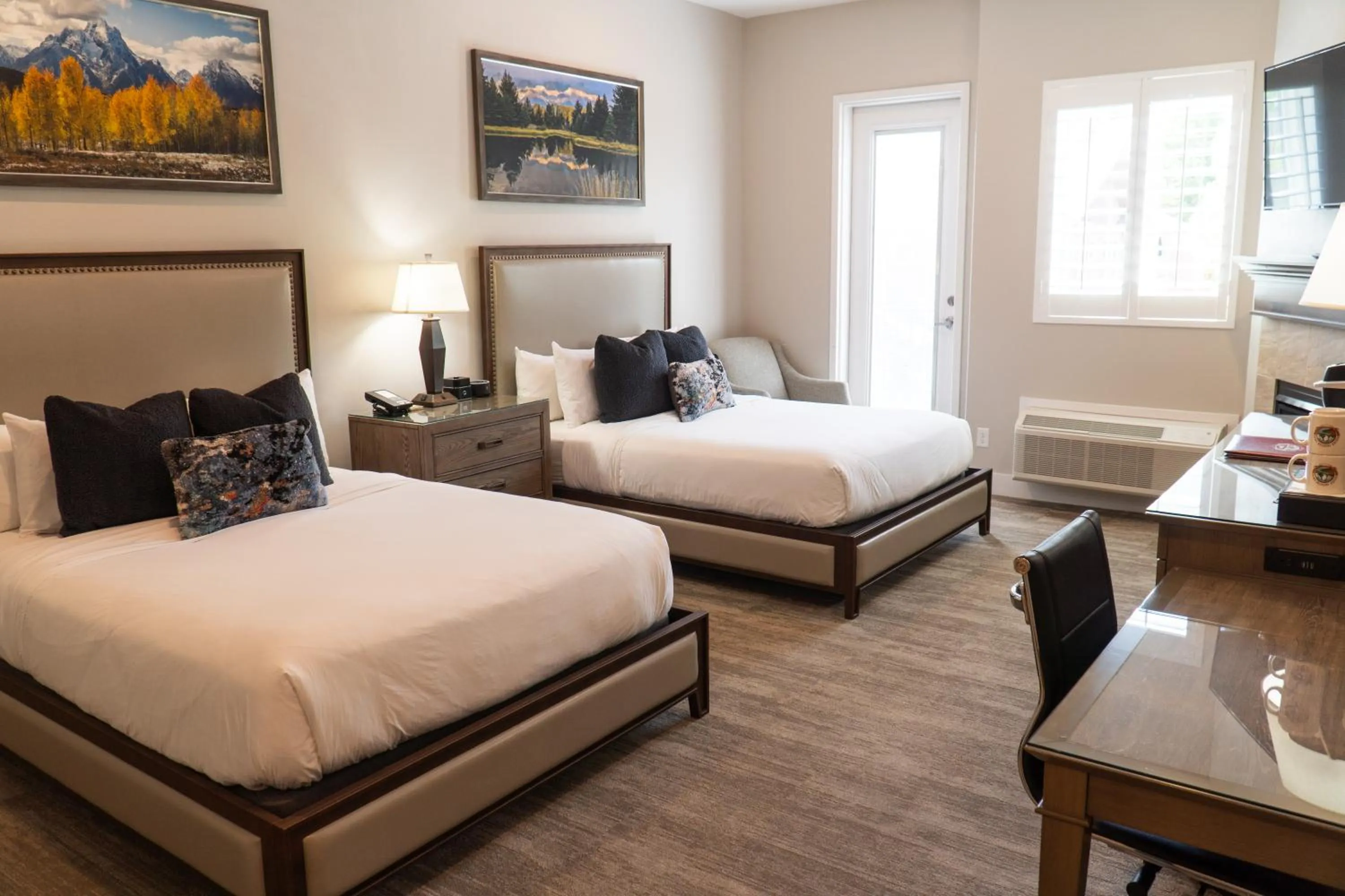 Bedroom, Bed in Huff House Inn and Cabins