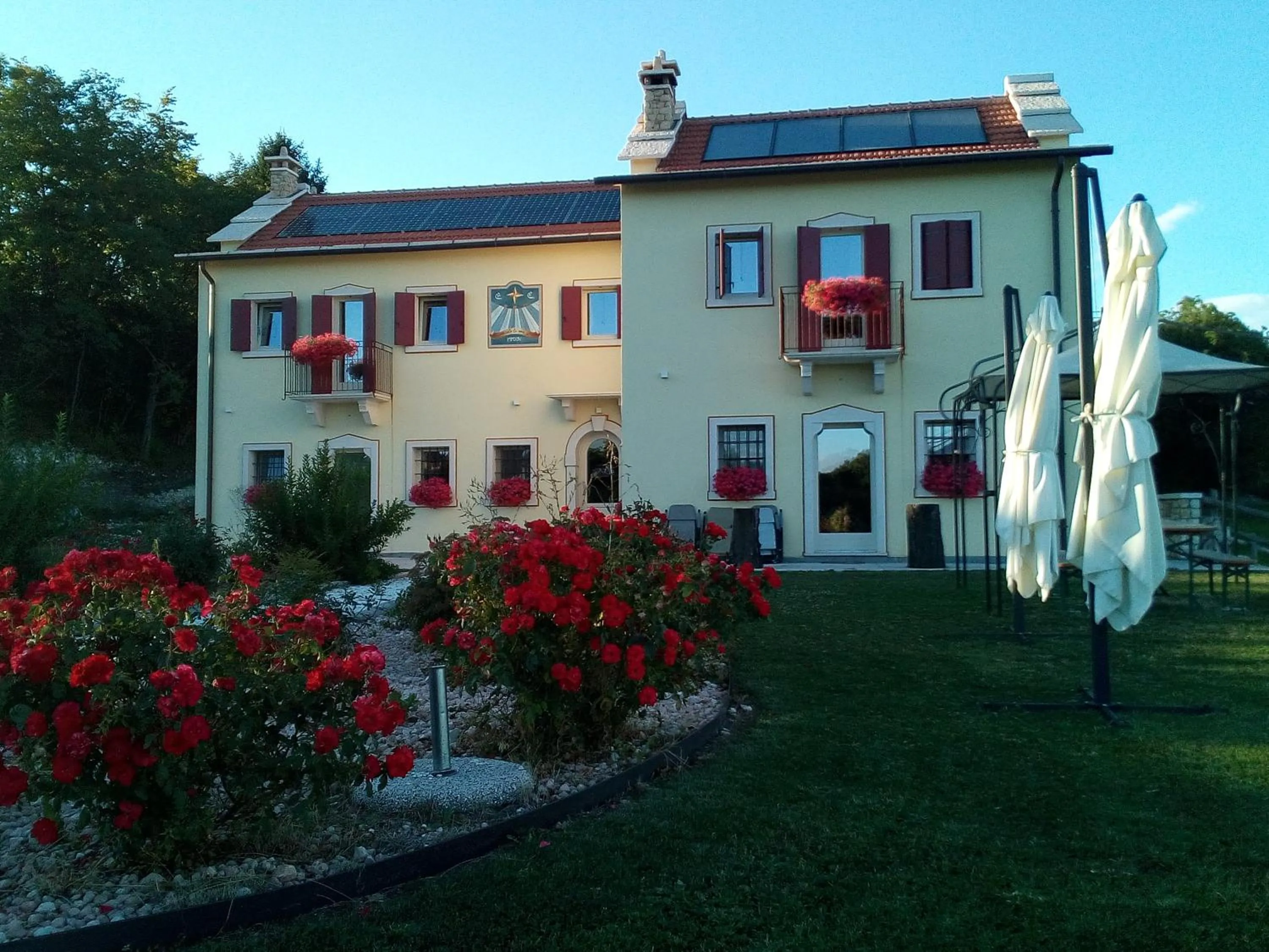 Facade/entrance in Malga Zebari