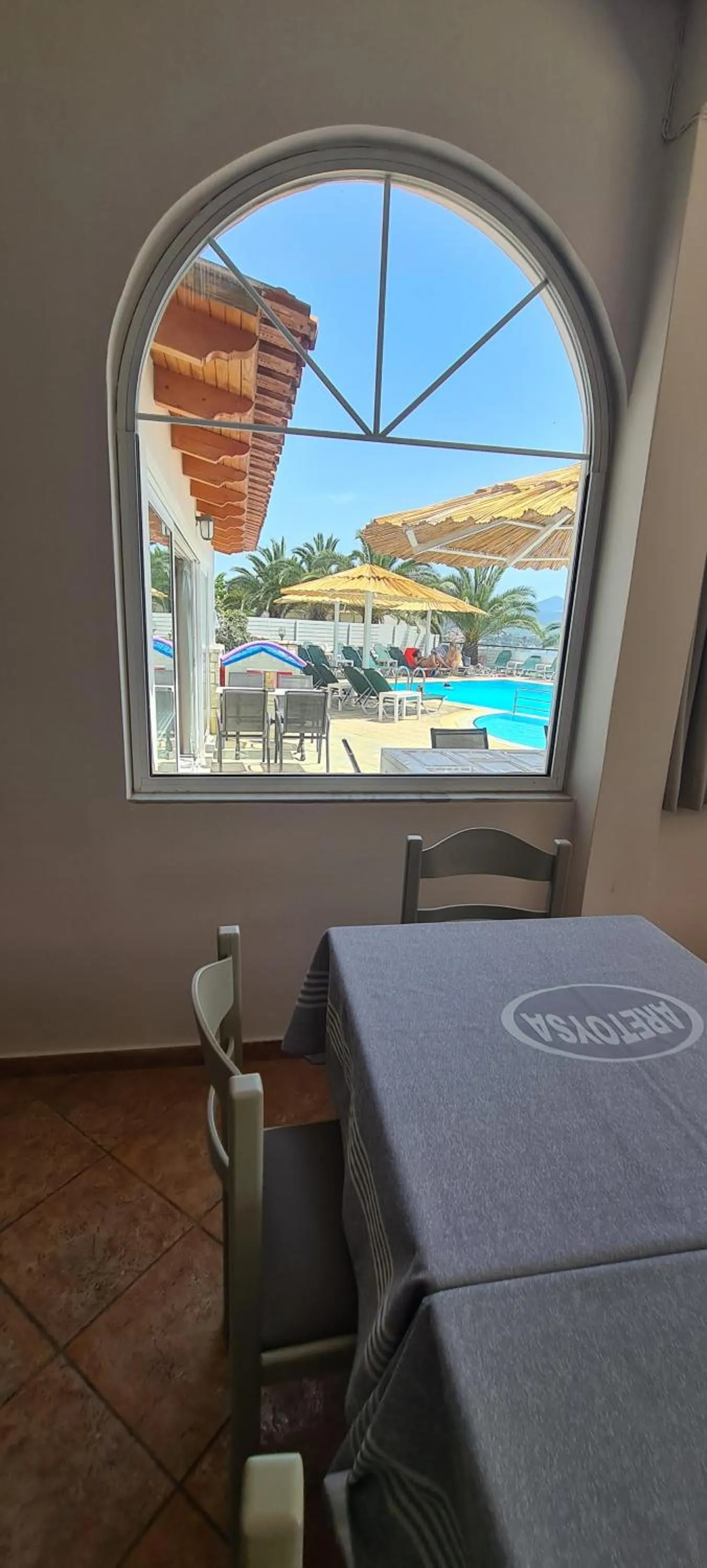 Breakfast in Aretousa