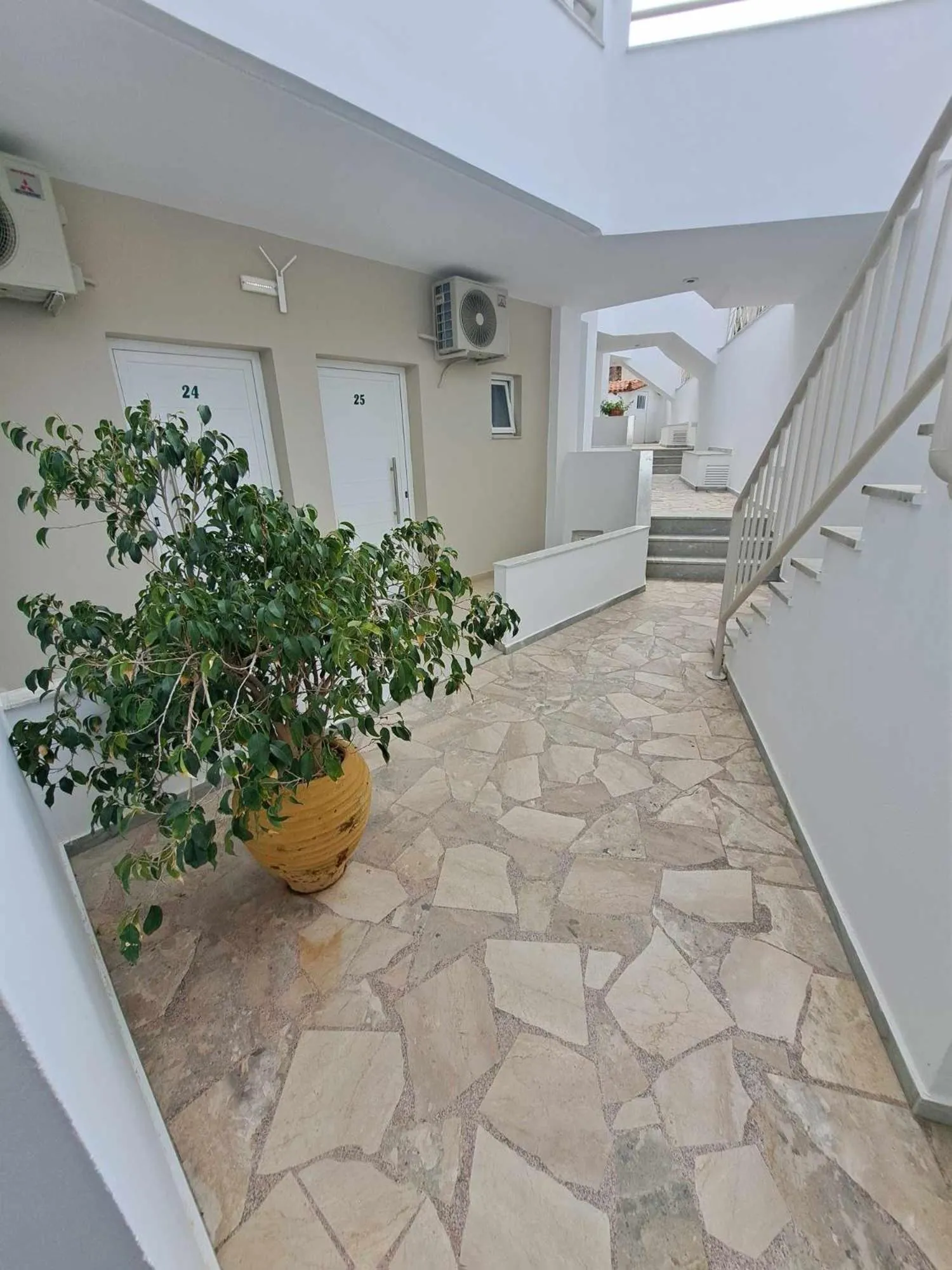 Property building in Aretousa