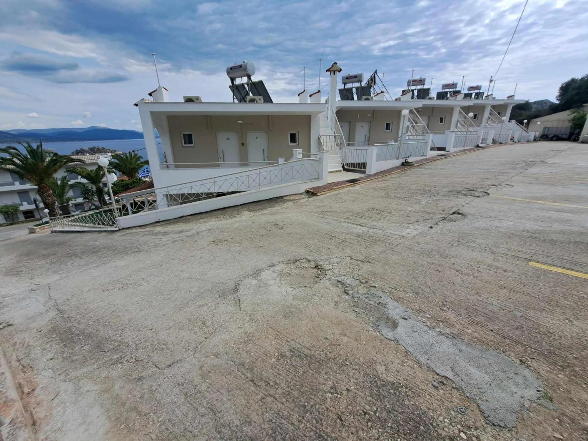 Property building in Aretousa