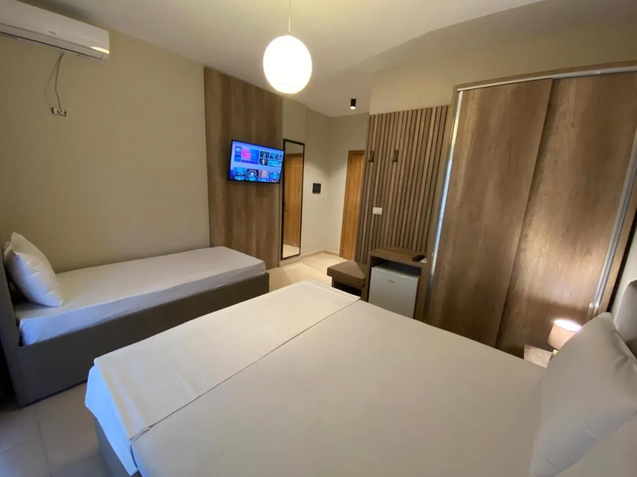 Bed in Rumar Hotel