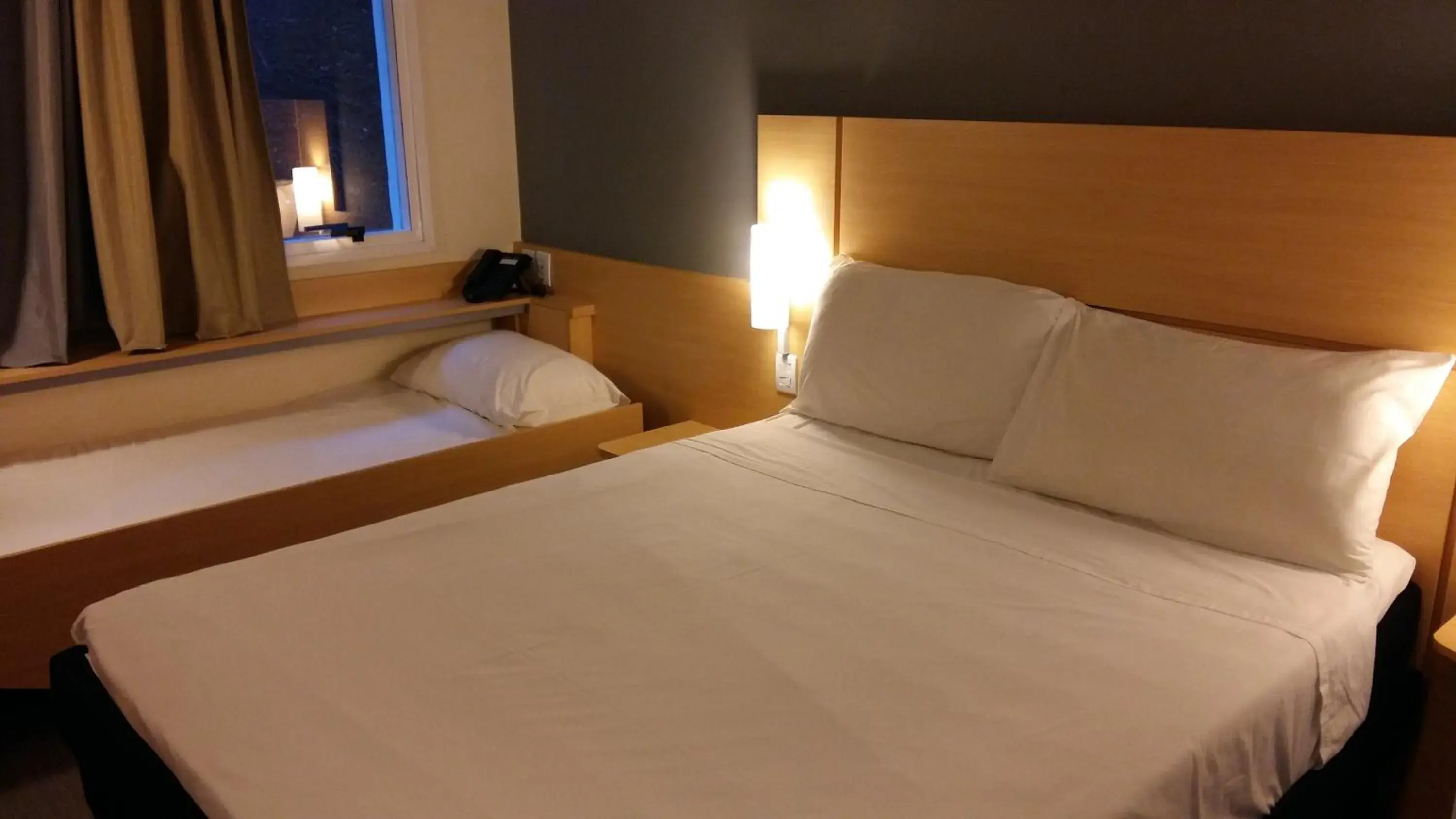 Standard Double Room and an Extra Bed for children in ibis Juiz de Fora Standard Double Room and an Extra Bed for children in ibis Juiz de Fora