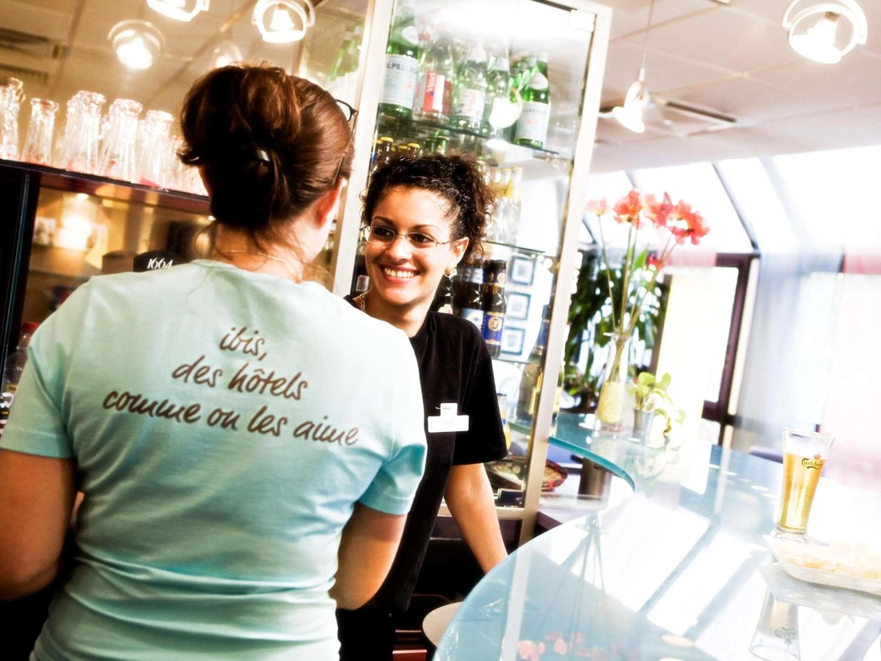 Lounge or bar in ibis Juiz de Fora