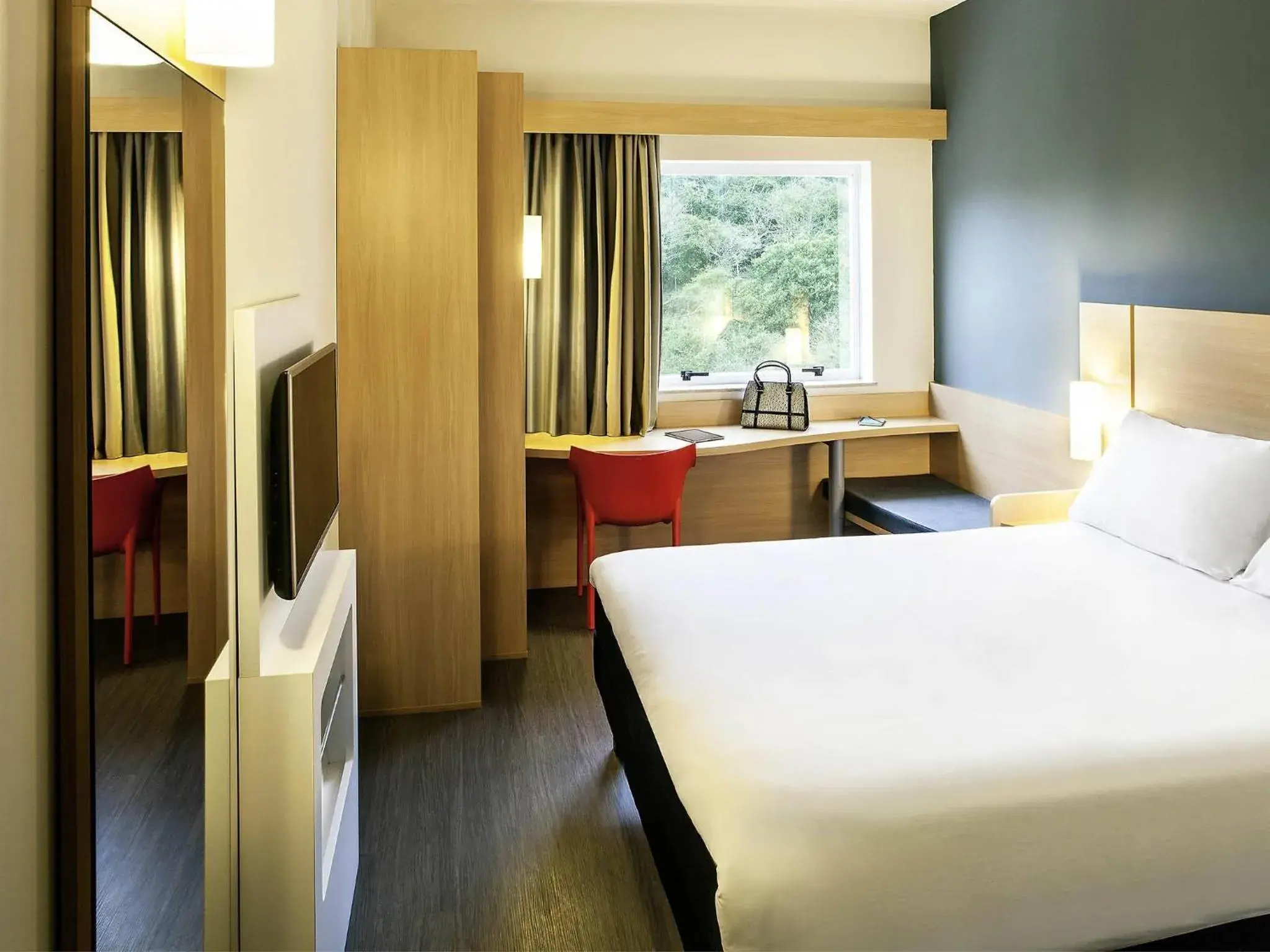 Bedroom, Bed in ibis Juiz de Fora Bedroom, Bed in ibis Juiz de Fora