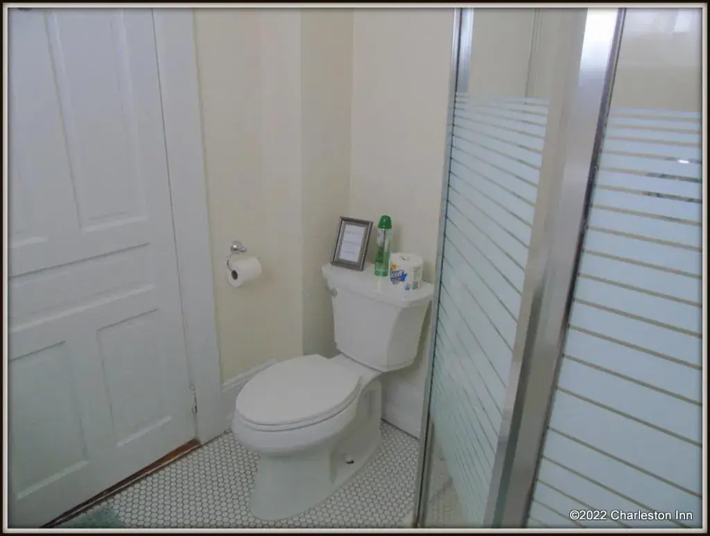 Deluxe Queen Suite in The Charleston Inn Hendersonville NC Deluxe Queen Suite in The Charleston Inn Hendersonville NC