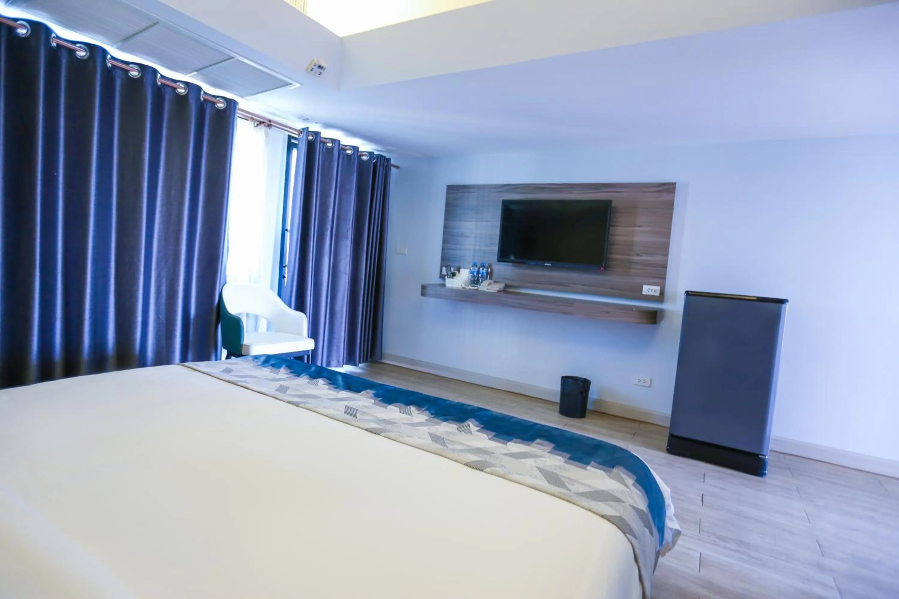 Bed in Xinmylin Boutique