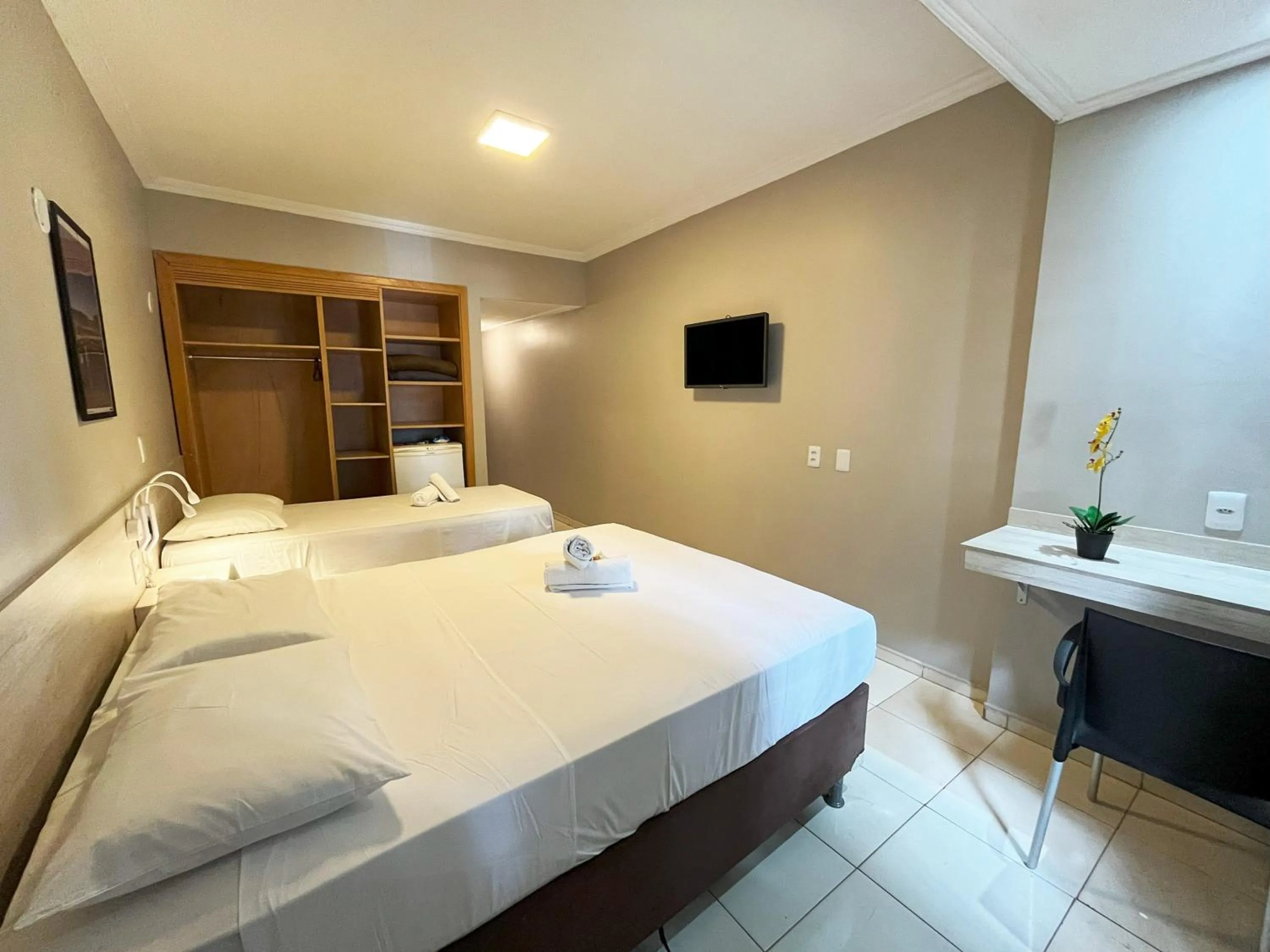 Bed in Hotel Econotel by Bsb Inn