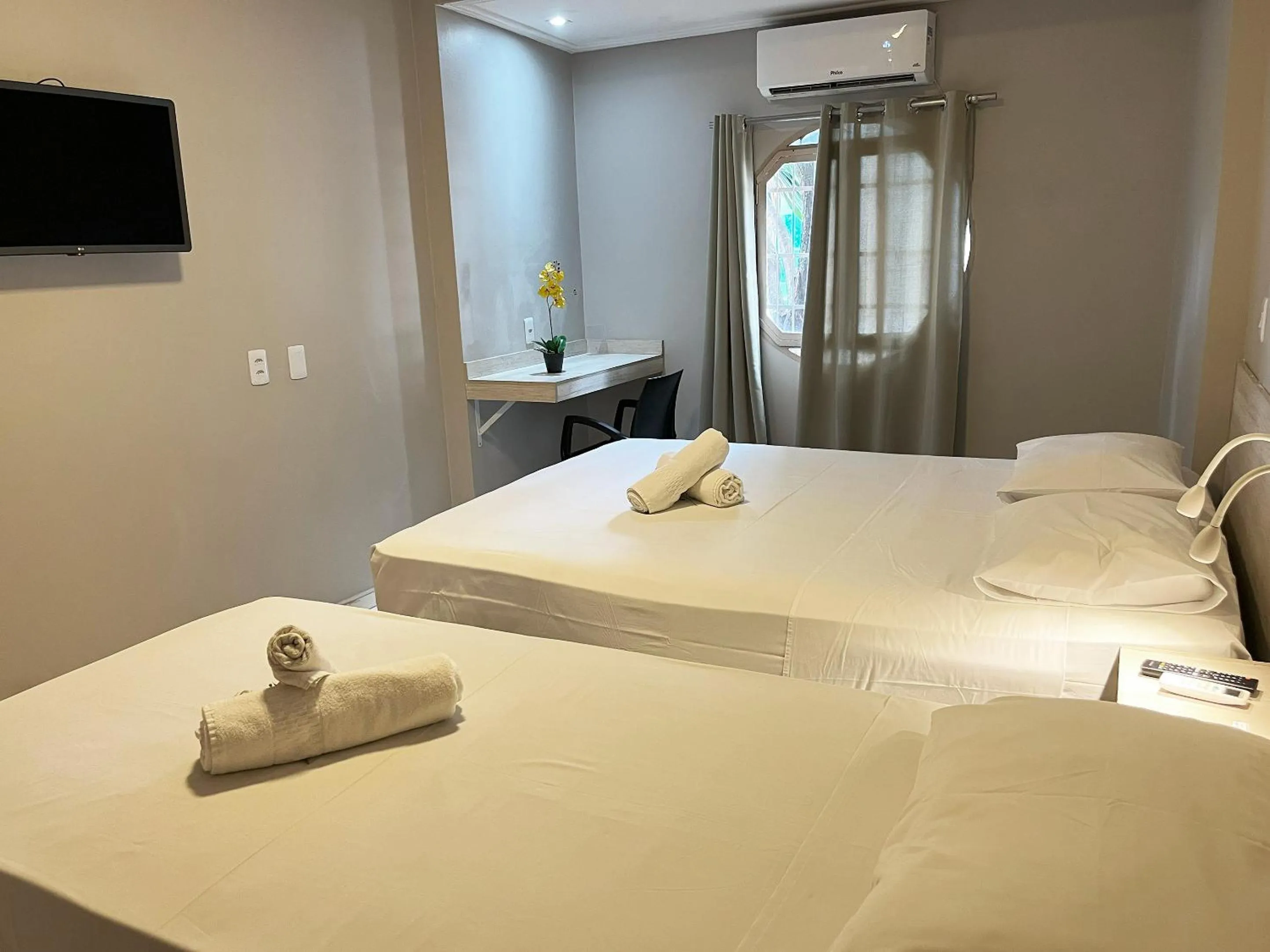 Bed in Hotel Econotel by Bsb Inn