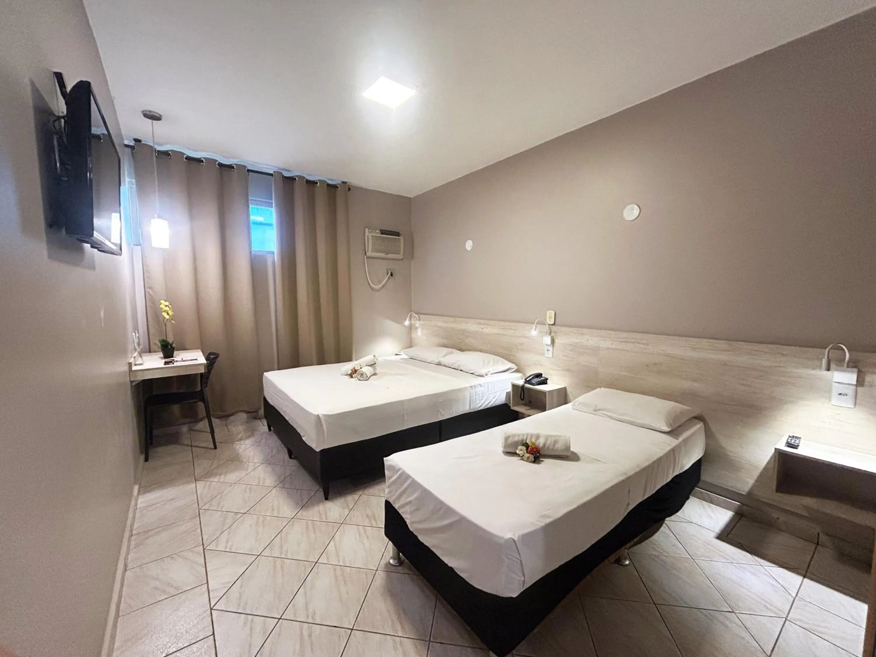 Bed in Hotel Econotel by Bsb Inn