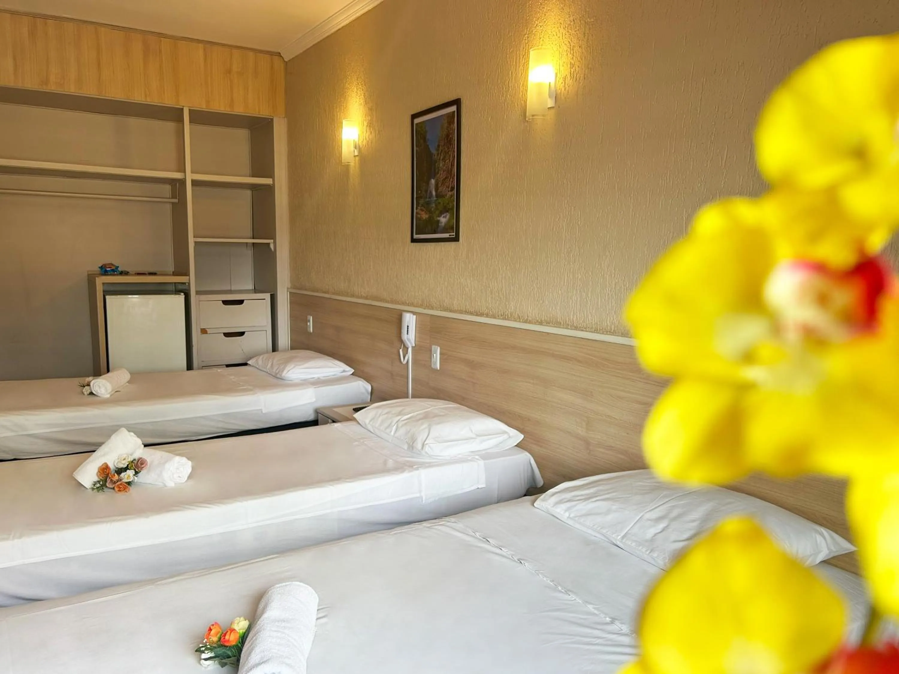 Bed in Hotel Econotel by Bsb Inn