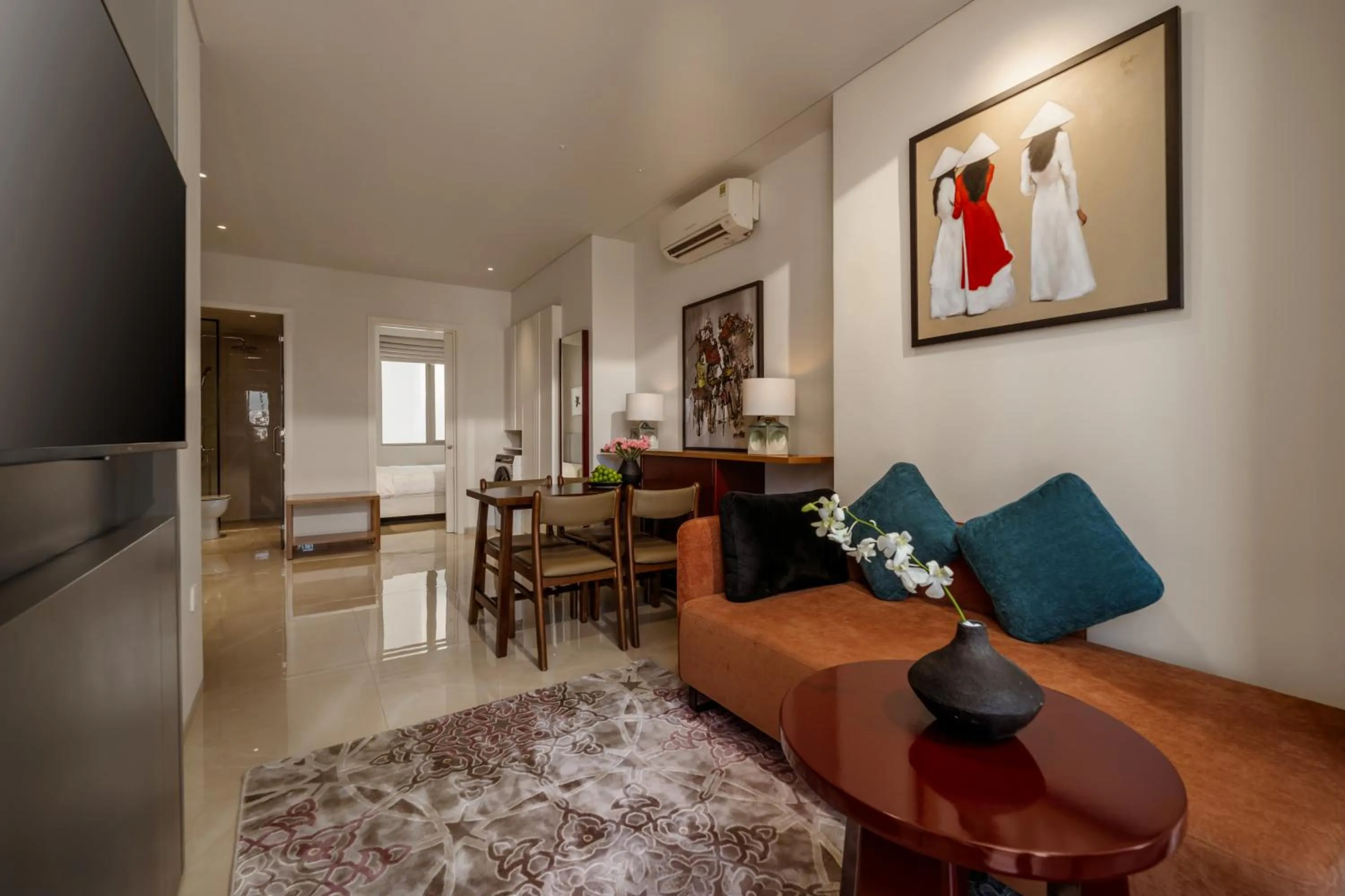 TV and multimedia in Amber Bay Hotel & Suites Da Nang