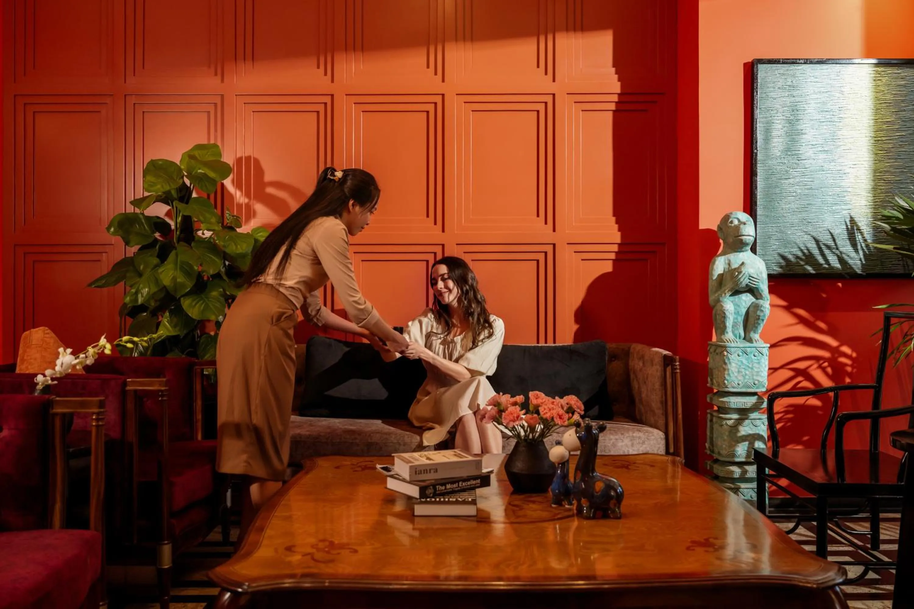 People in Amber Bay Hotel & Suites Da Nang