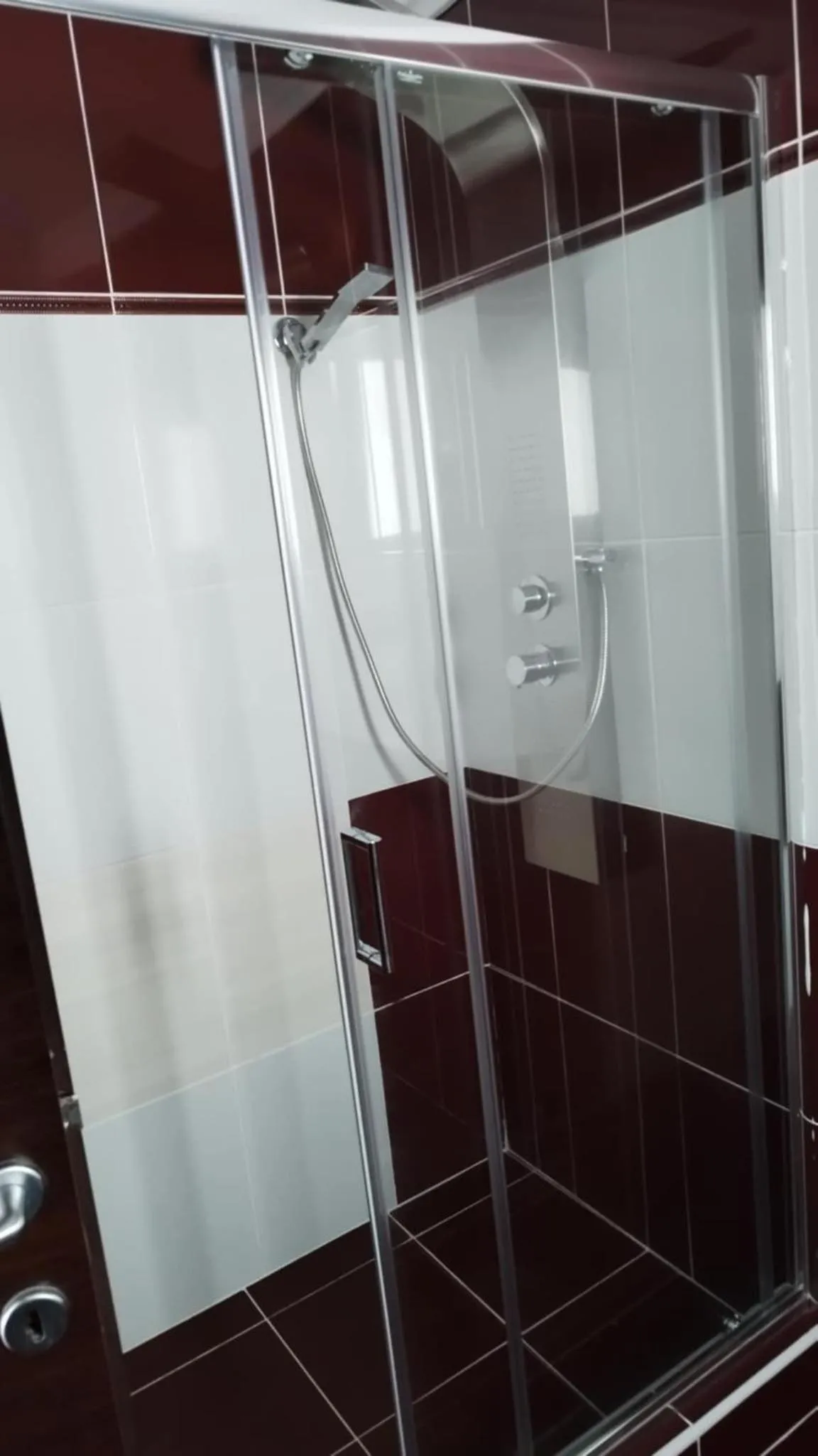 Shower in Hotel Louiza