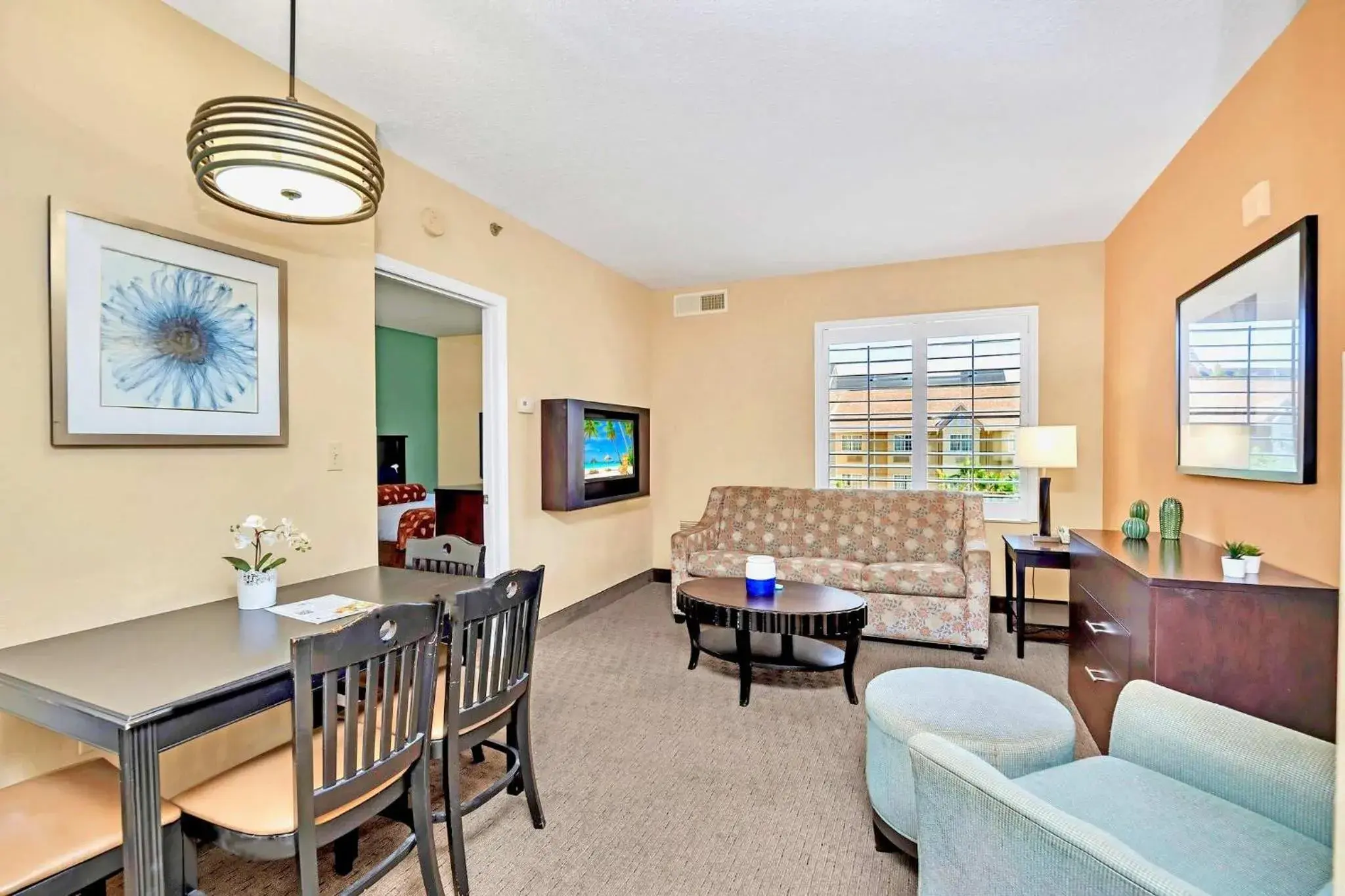 Comfortable Suite Near Disney w Pool and Hot Tub Comfortable Suite Near Disney w Pool and Hot Tub