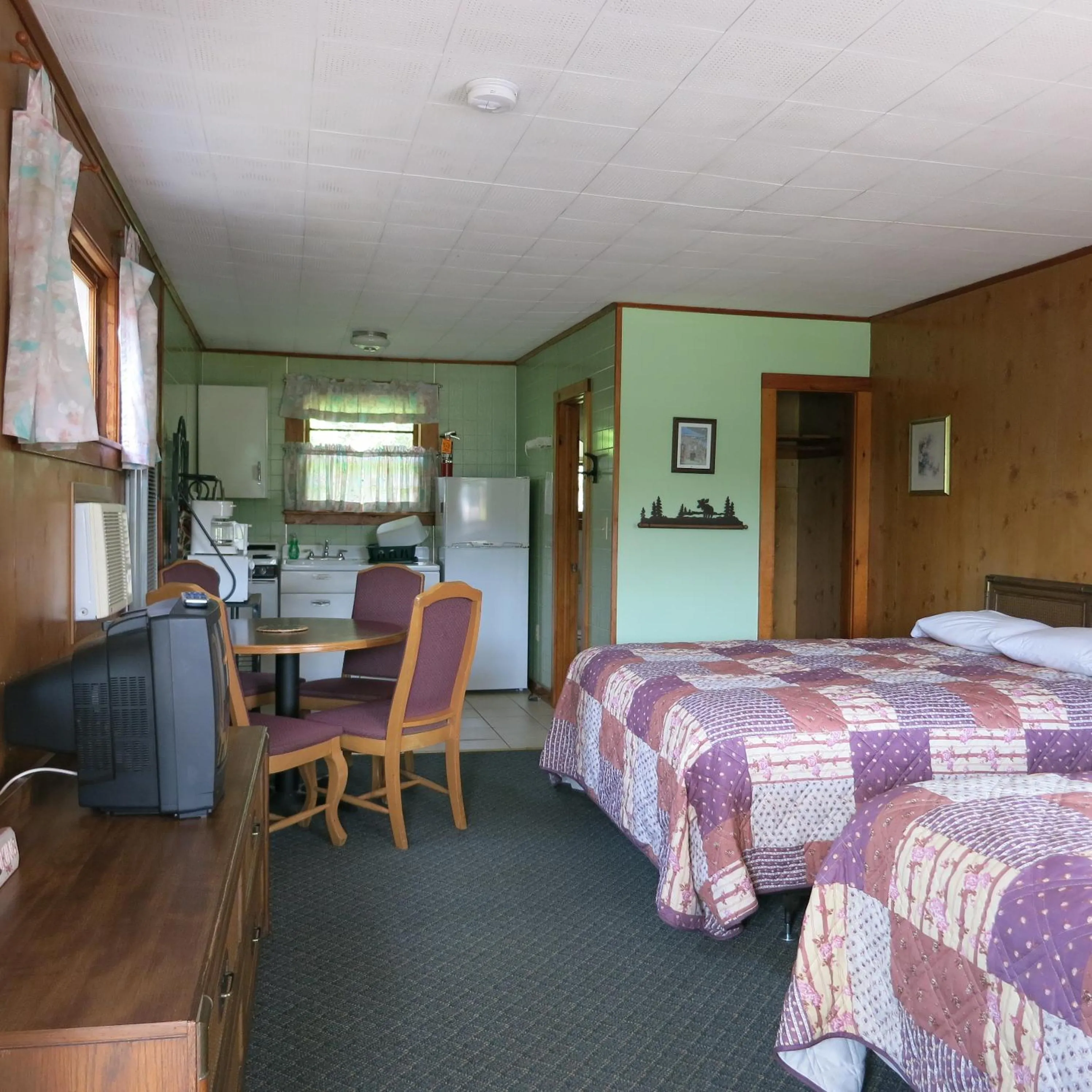 Photo of the whole room, Bed in The Austin Inn