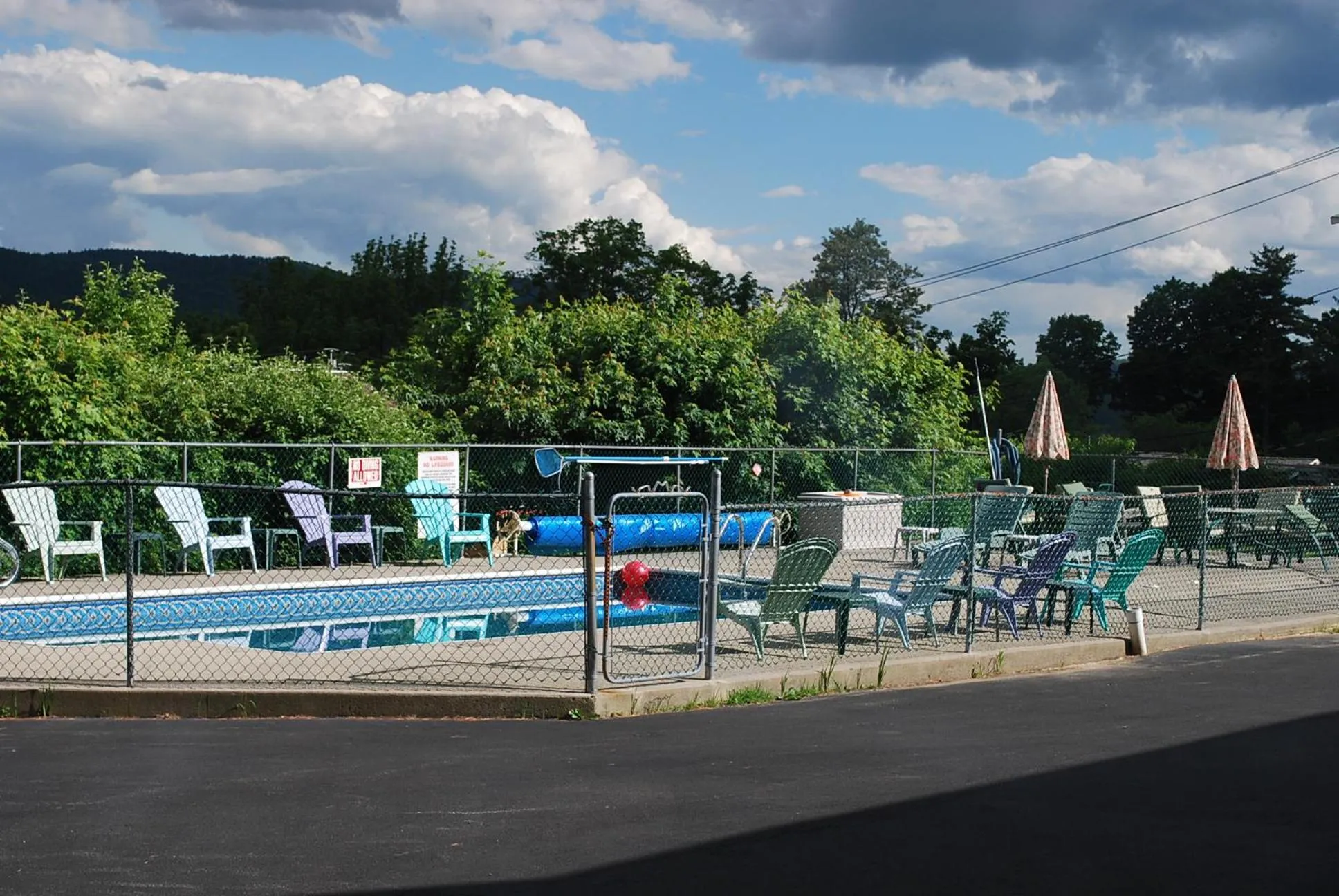 Swimming pool in The Austin Inn