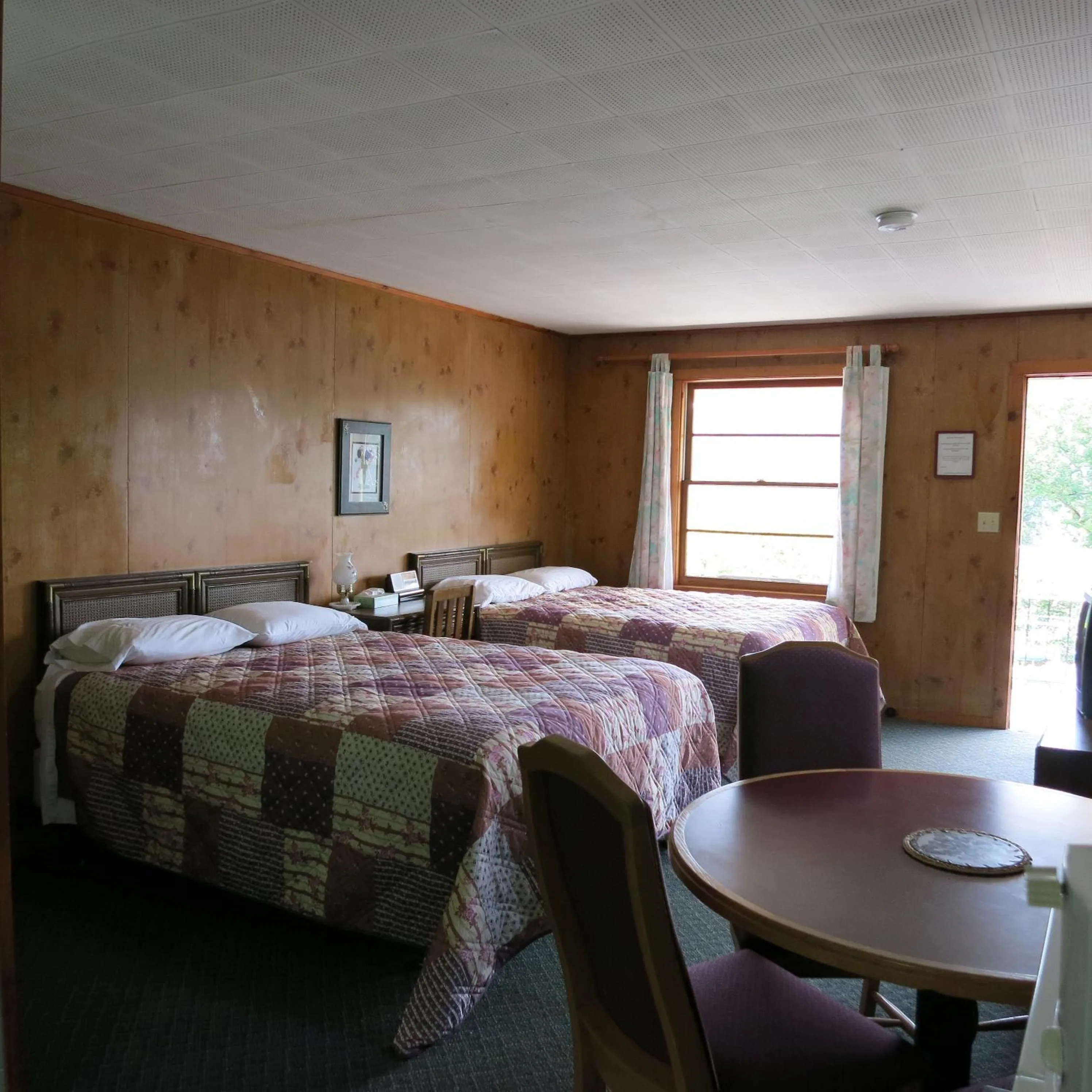 Bed in The Austin Inn