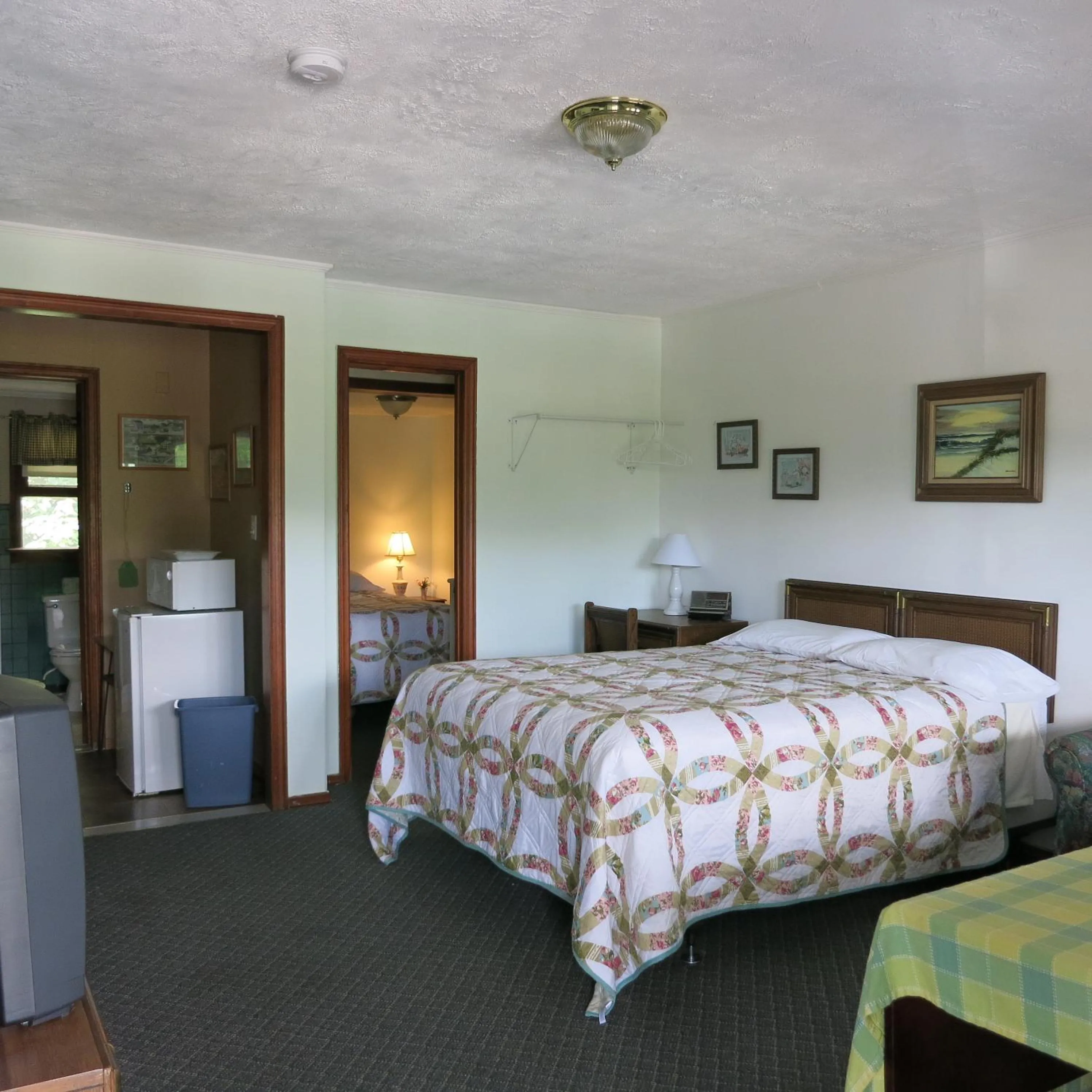 Bed in The Austin Inn