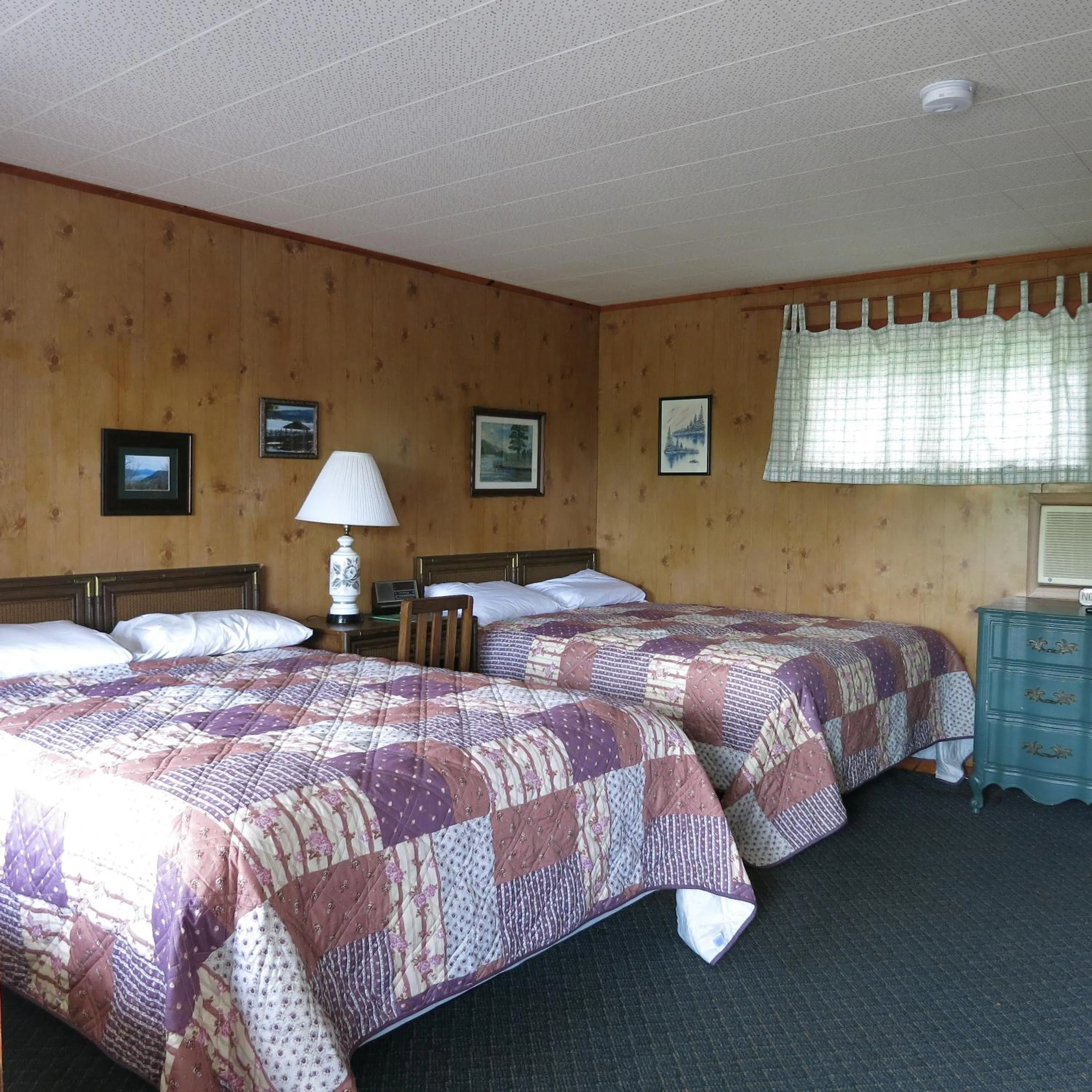Bed in The Austin Inn
