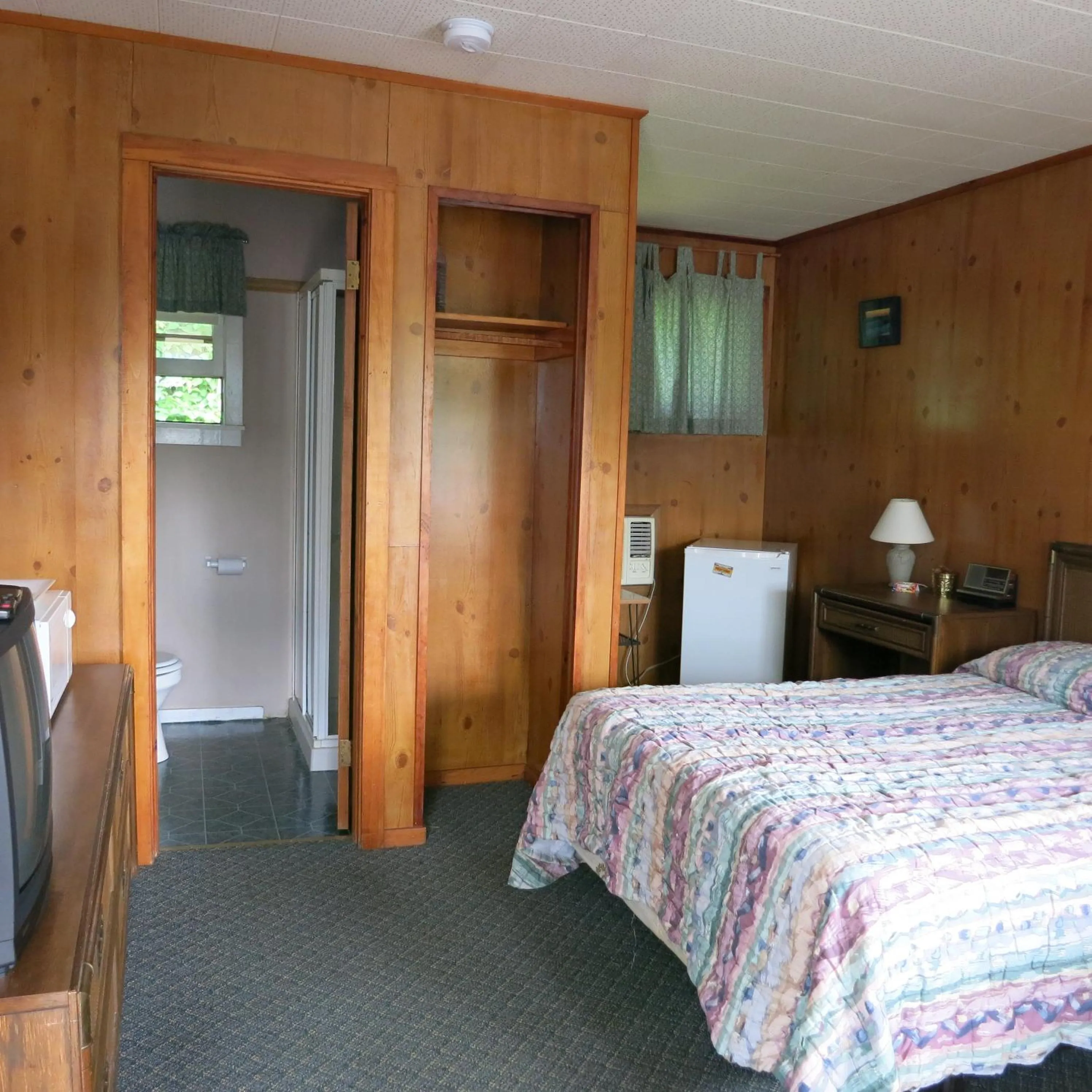 Bed in The Austin Inn