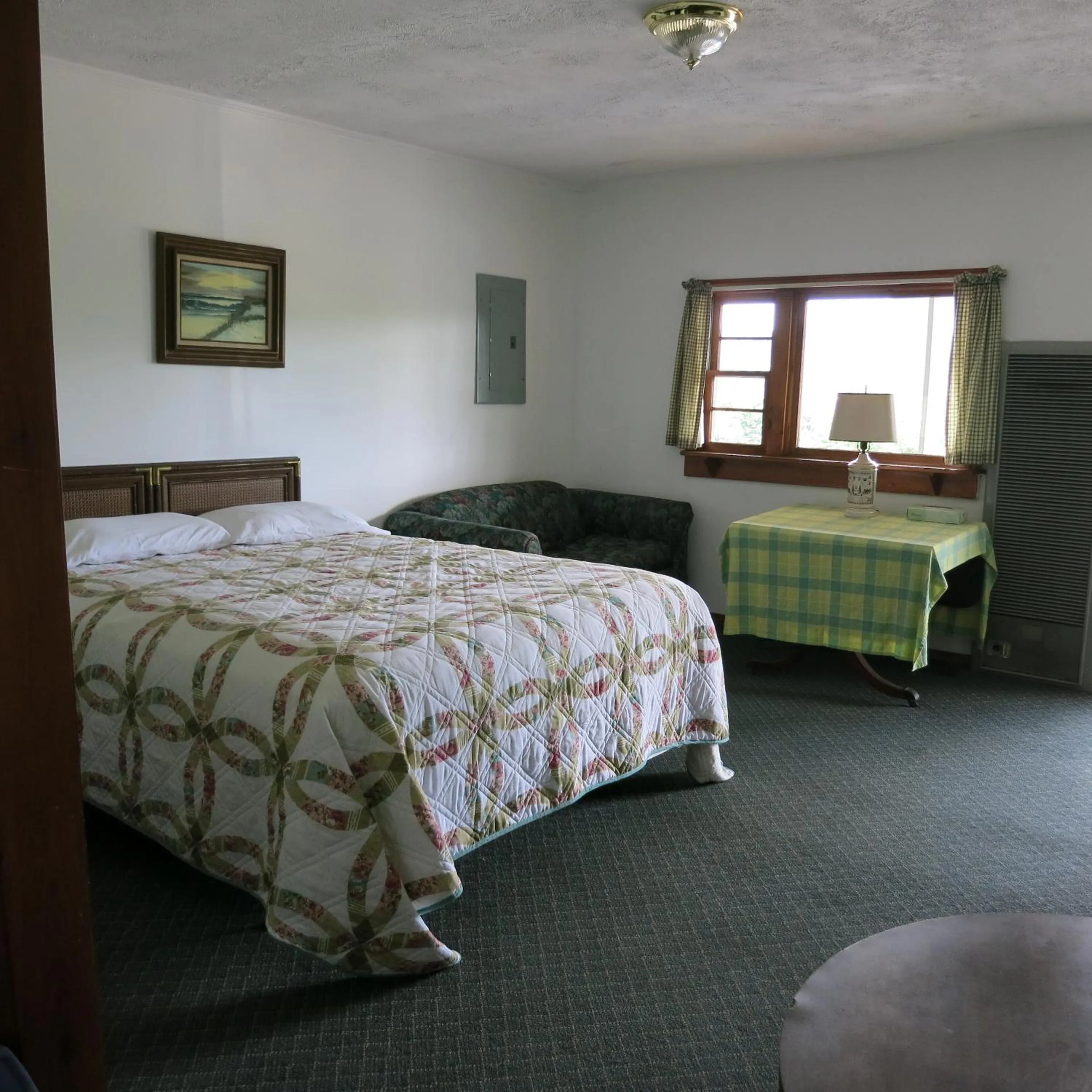 Bed in The Austin Inn