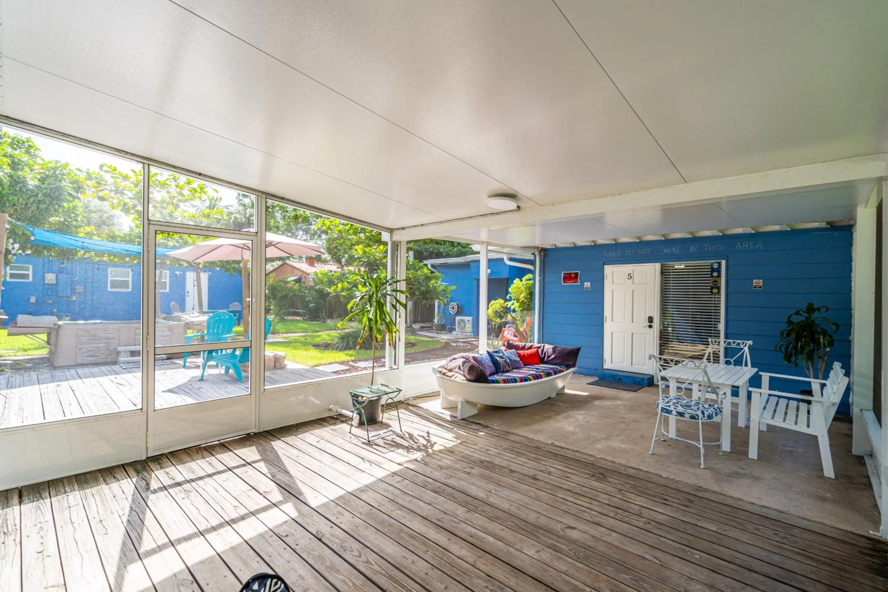 Seating area in The Blue House Fort Lauderdale Airport/Cruise