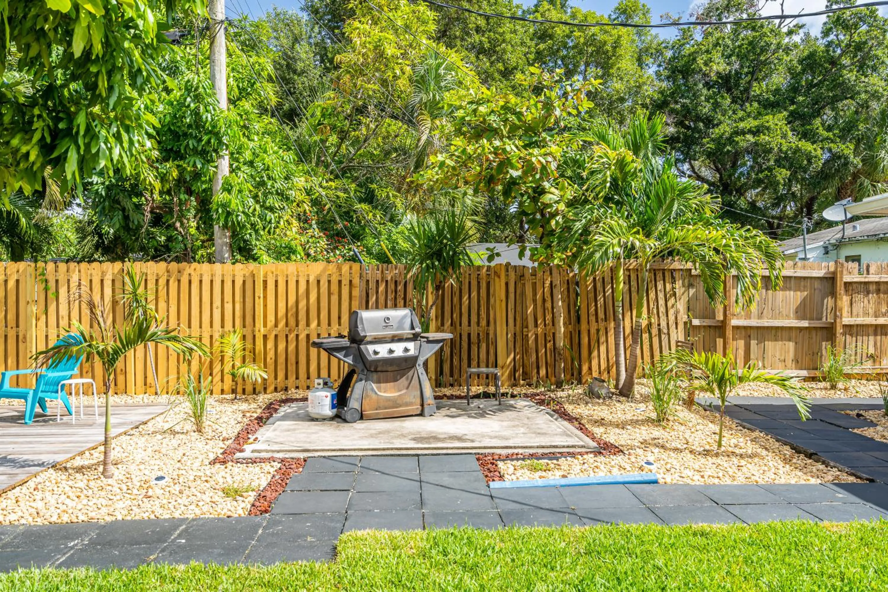Patio in The Blue House Fort Lauderdale Airport/Cruise